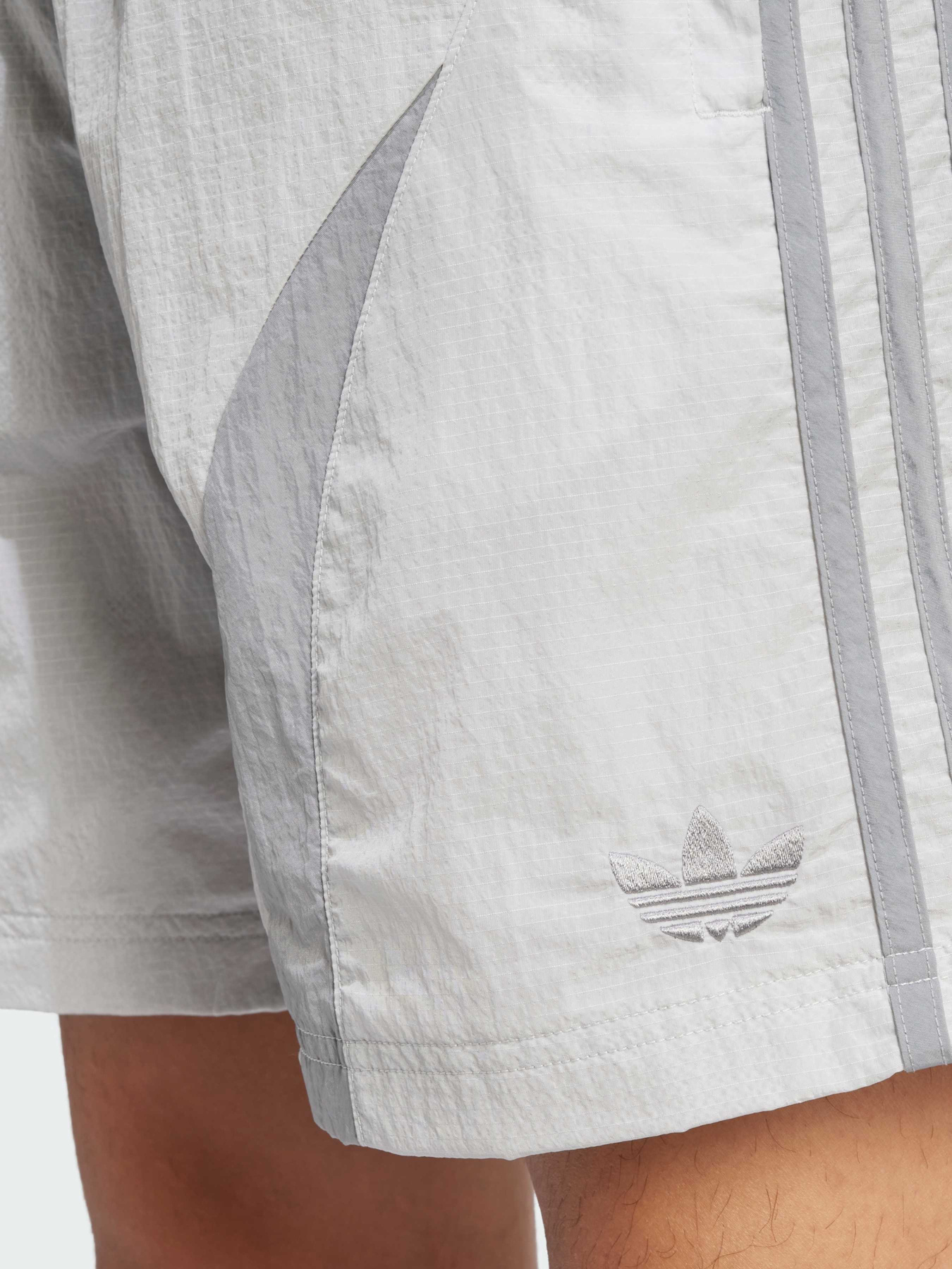 Шорти Adidas Adicolor модель JP1132 Фото