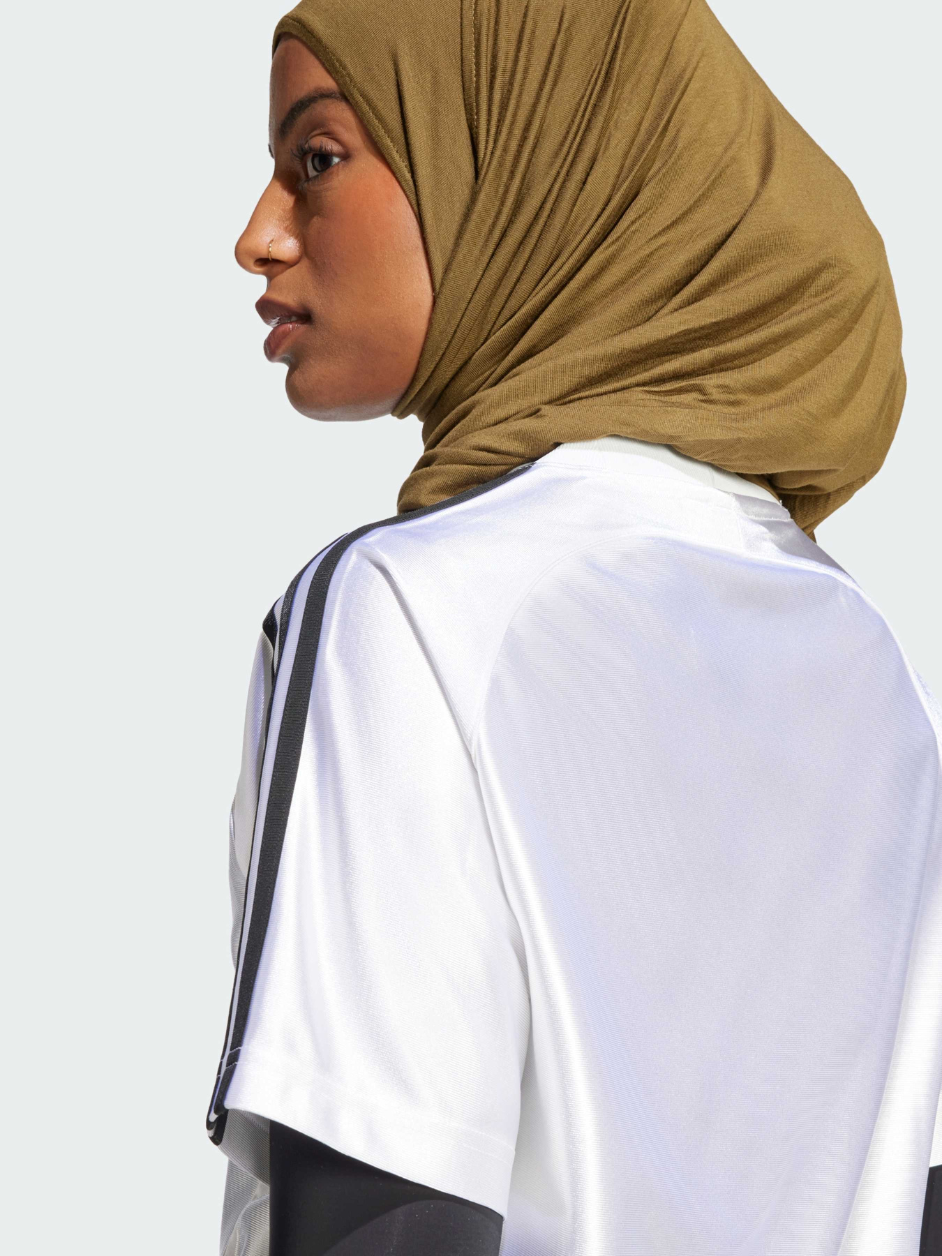 Футболка Adidas Adicolor модель JD0253 Футболка Adidas Adicolor модель JD0253 Фото