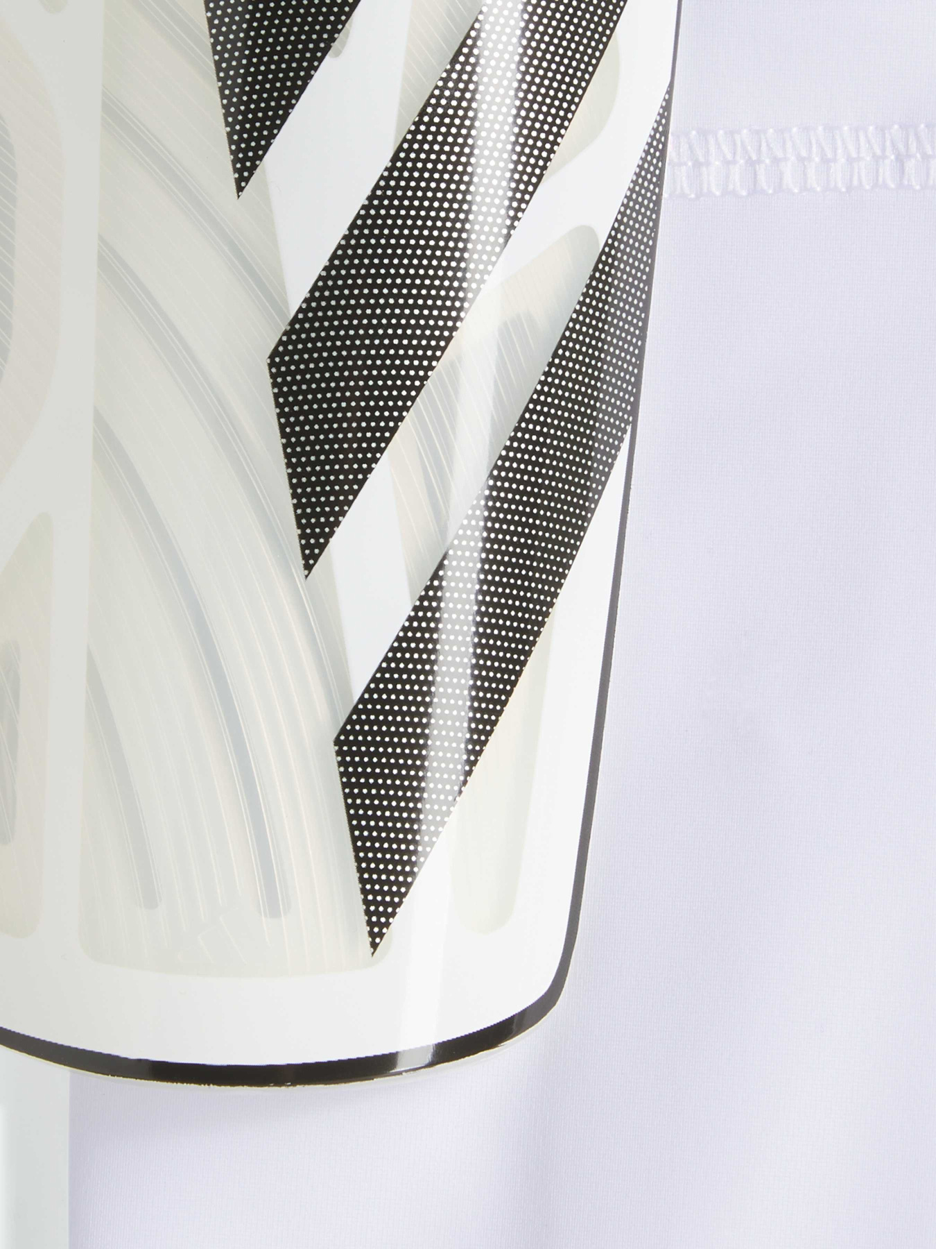 Щитки Adidas Tiro модель IQ4040 Щитки Adidas Tiro модель IQ4040 Фото