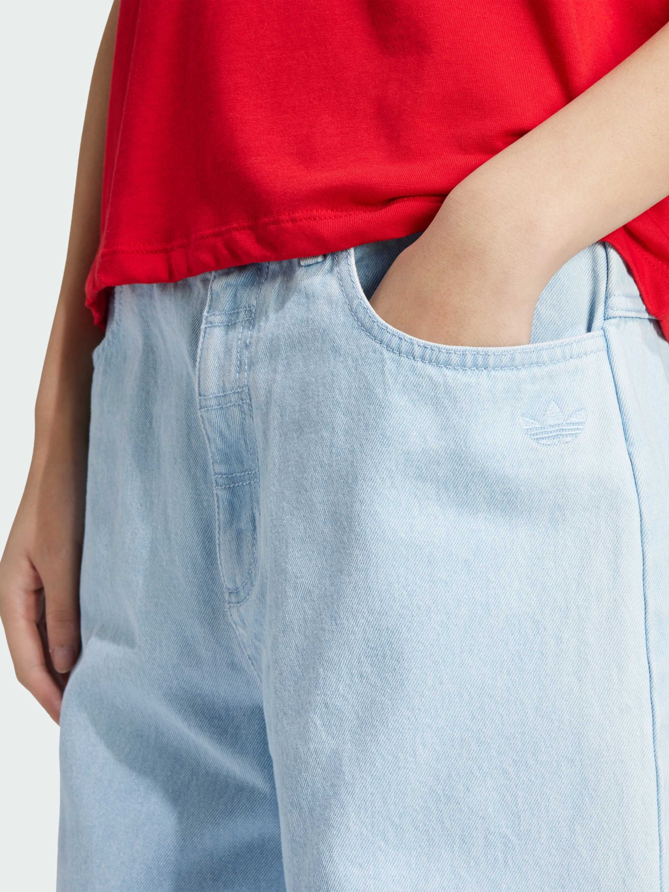 Расклешенные джинсы Adidas модель JD4757 Расклешенные джинсы Adidas модель JD4757 Фото