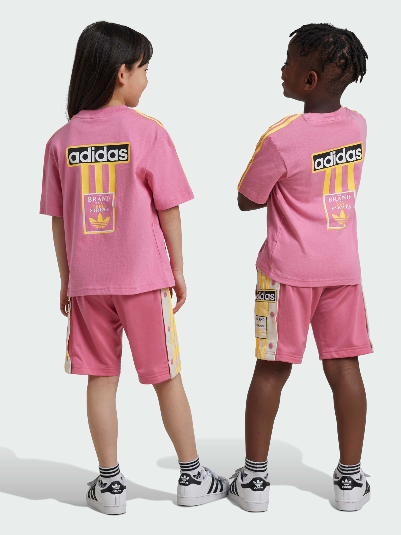 Спортивний костюм Adidas Adicolor модель IX7443 Фото