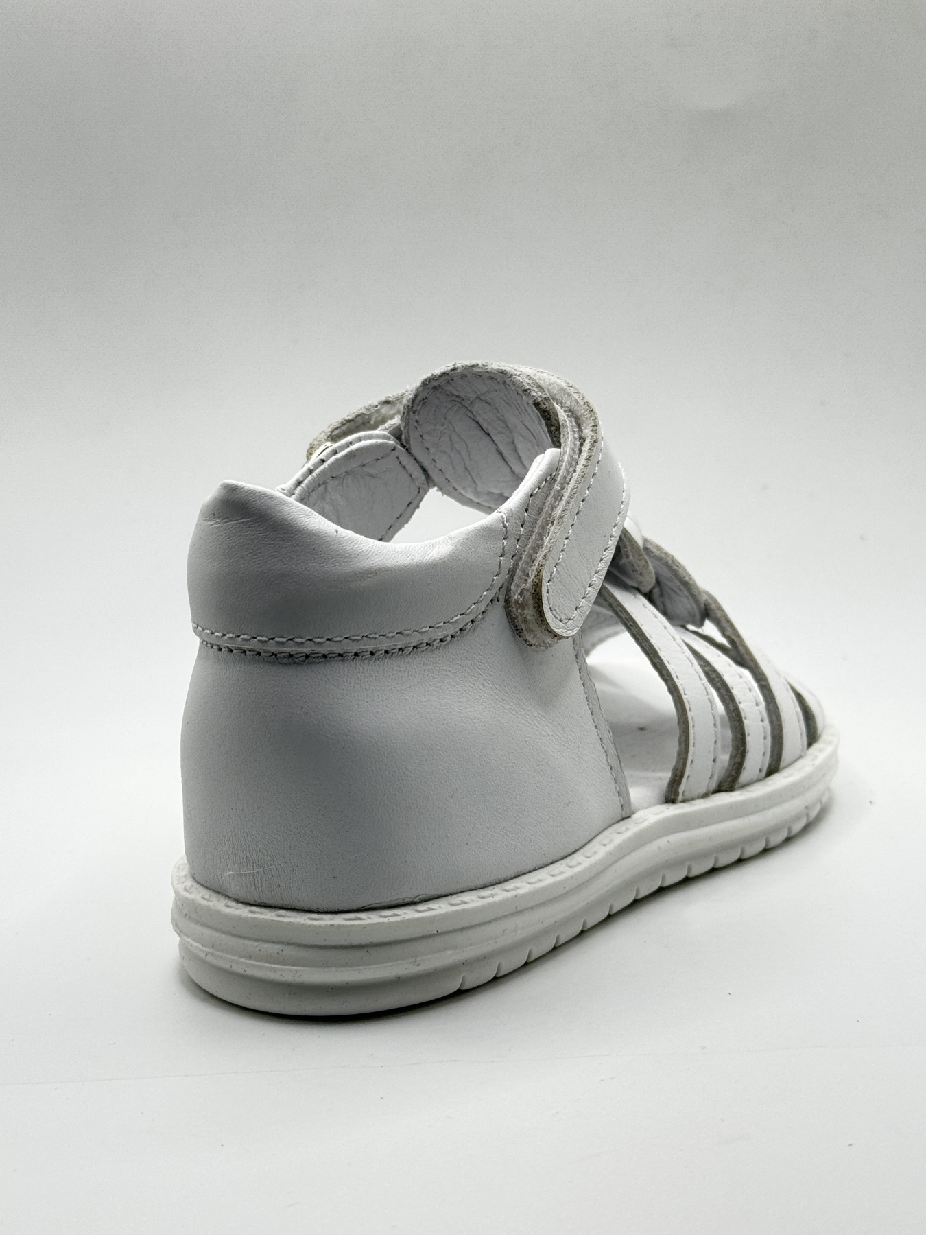 Сандалии Perlina модель 23beliy Сандалии Perlina модель 23beliy Фото