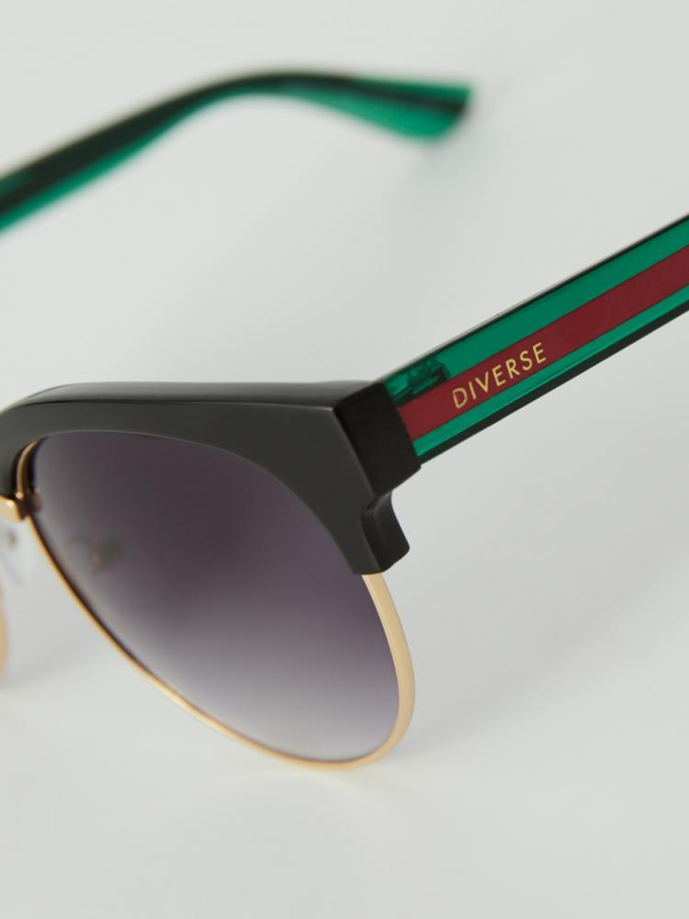 Солнцезащитные очки DIVERSE модель 10042051 Фото