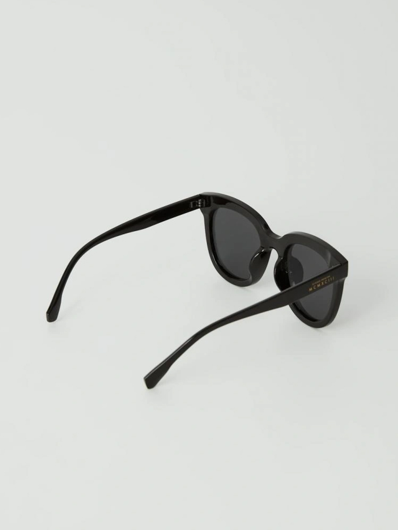 Солнцезащитные очки DIVERSE модель 10041439 Фото