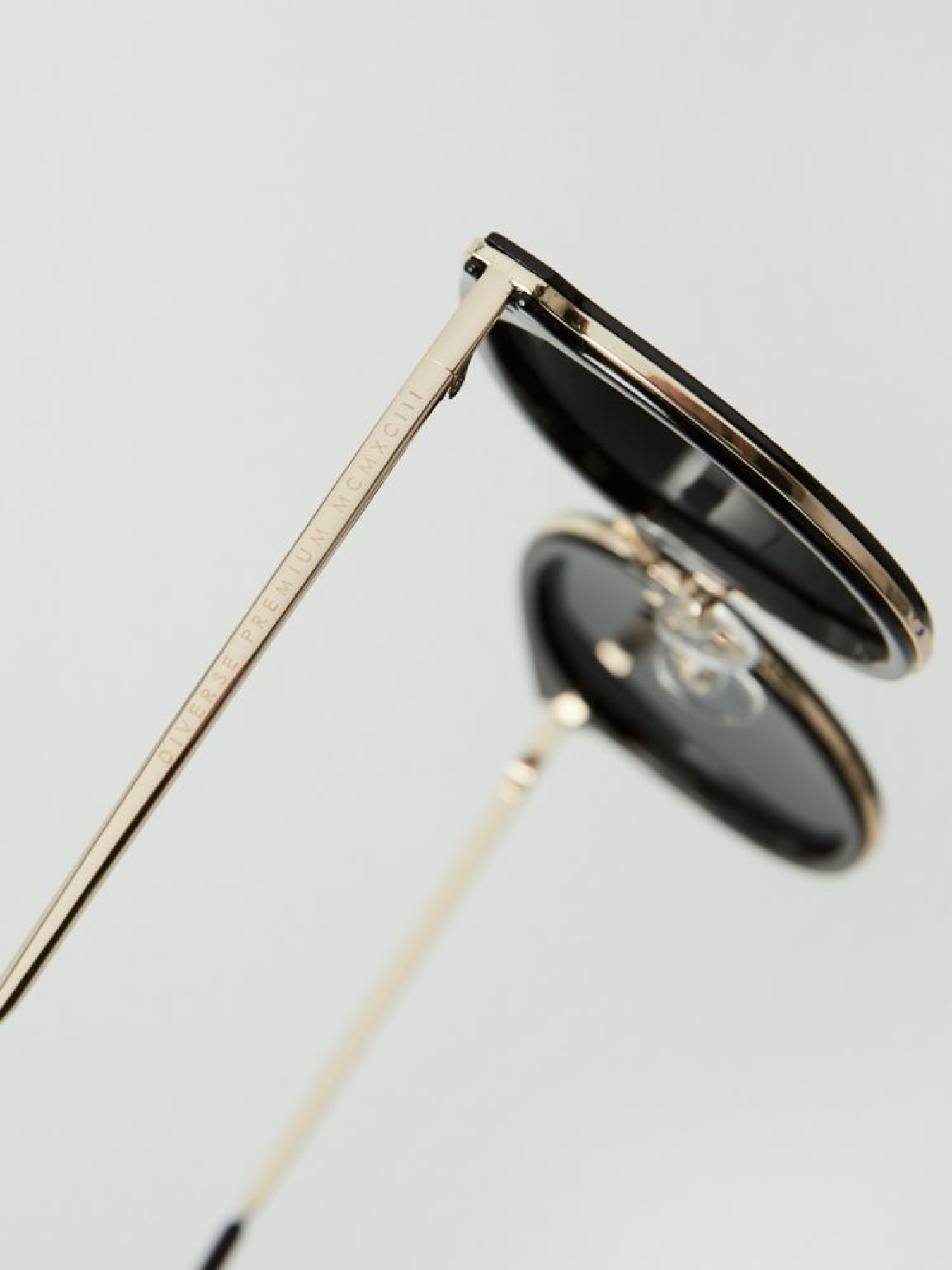 Солнцезащитные очки DIVERSE модель 10041445 Фото