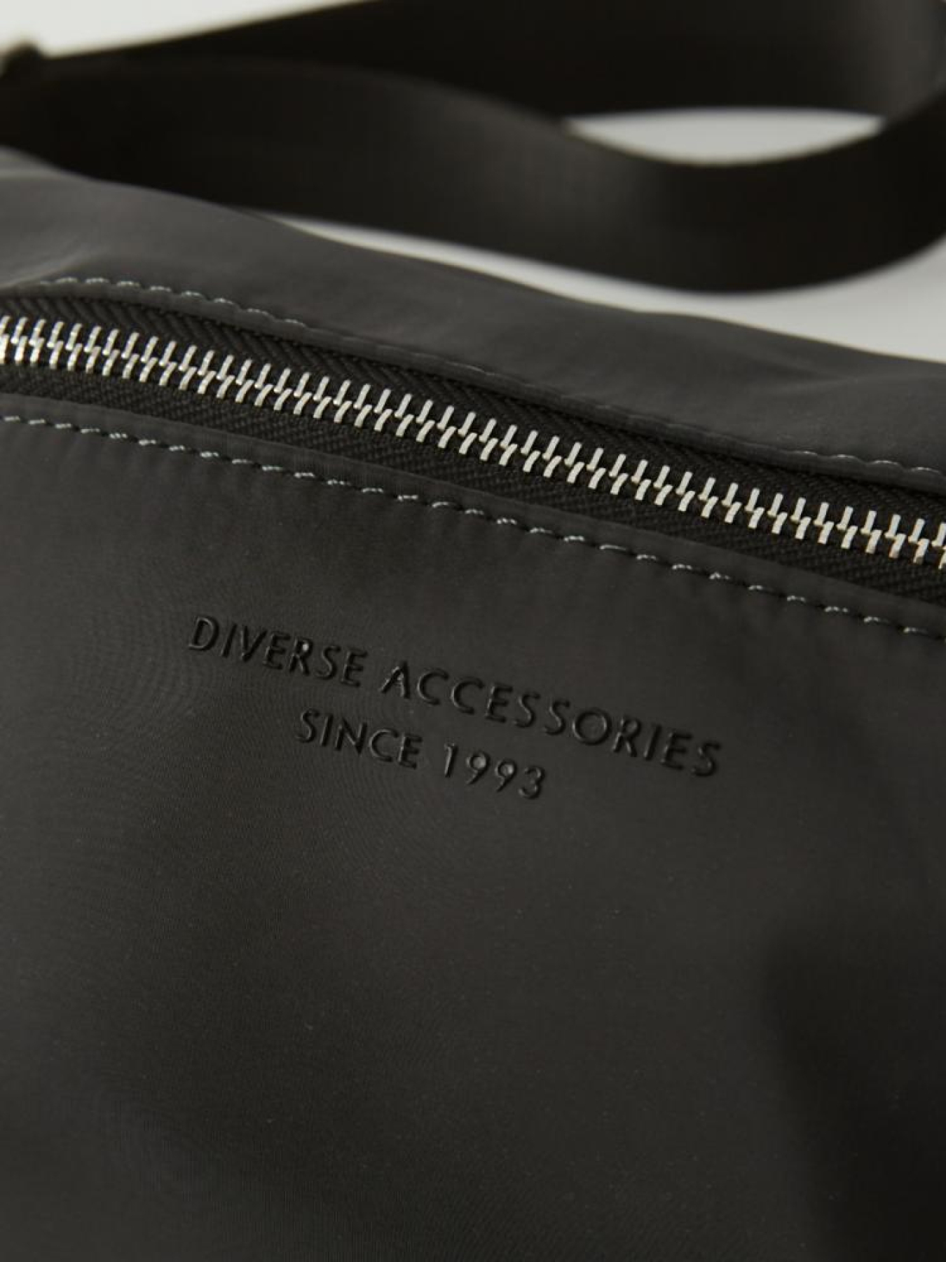 Кросс-боди DIVERSE модель 10045000 Фото