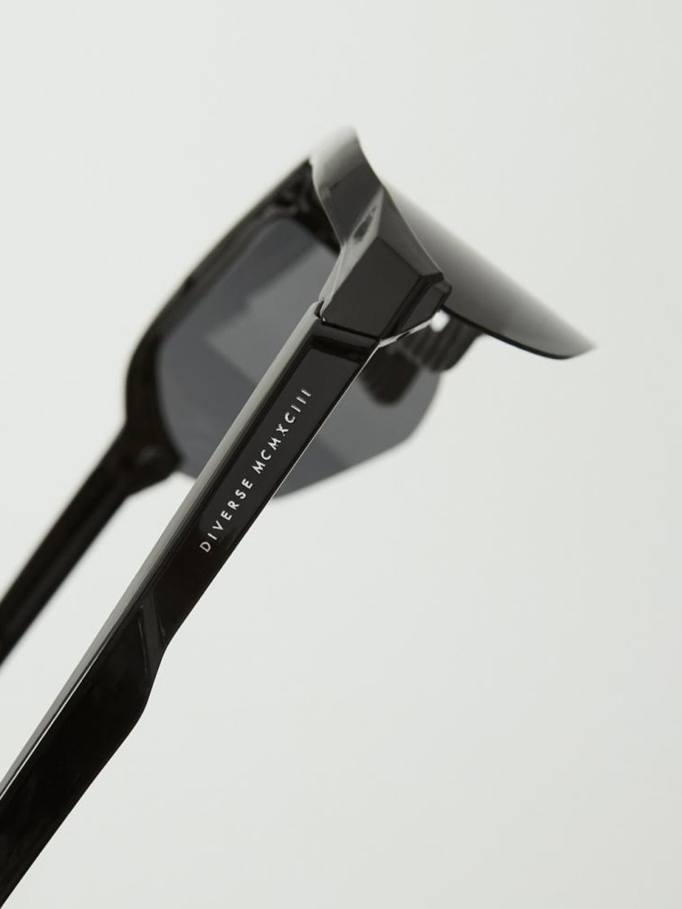 Солнцезащитные очки DIVERSE модель 10044194 Фото