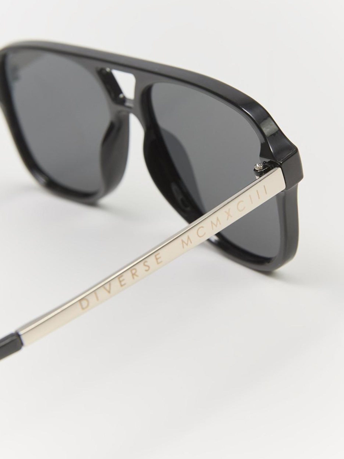 Солнцезащитные очки DIVERSE модель 10046556 Фото