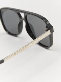 Солнцезащитные очки DIVERSE модель 10046556 Фото