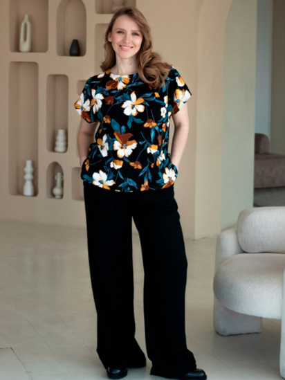 Жіноча блуза з квітковим принтом, Чорний Nita (bluza-n1111-25) модель bluza-n1111-25-baroko — фото - INTERTOP