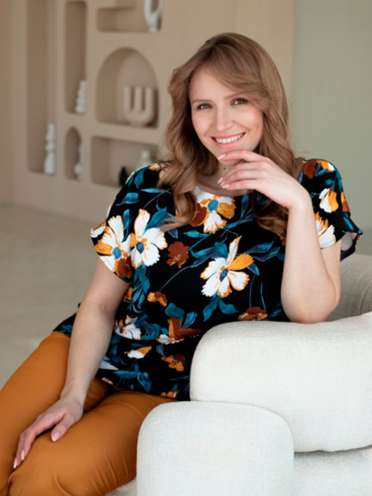 Жіноча блуза з квітковим принтом, Чорний Nita (bluza-n1111-25) модель bluza-n1111-25-baroko — фото 3 - INTERTOP