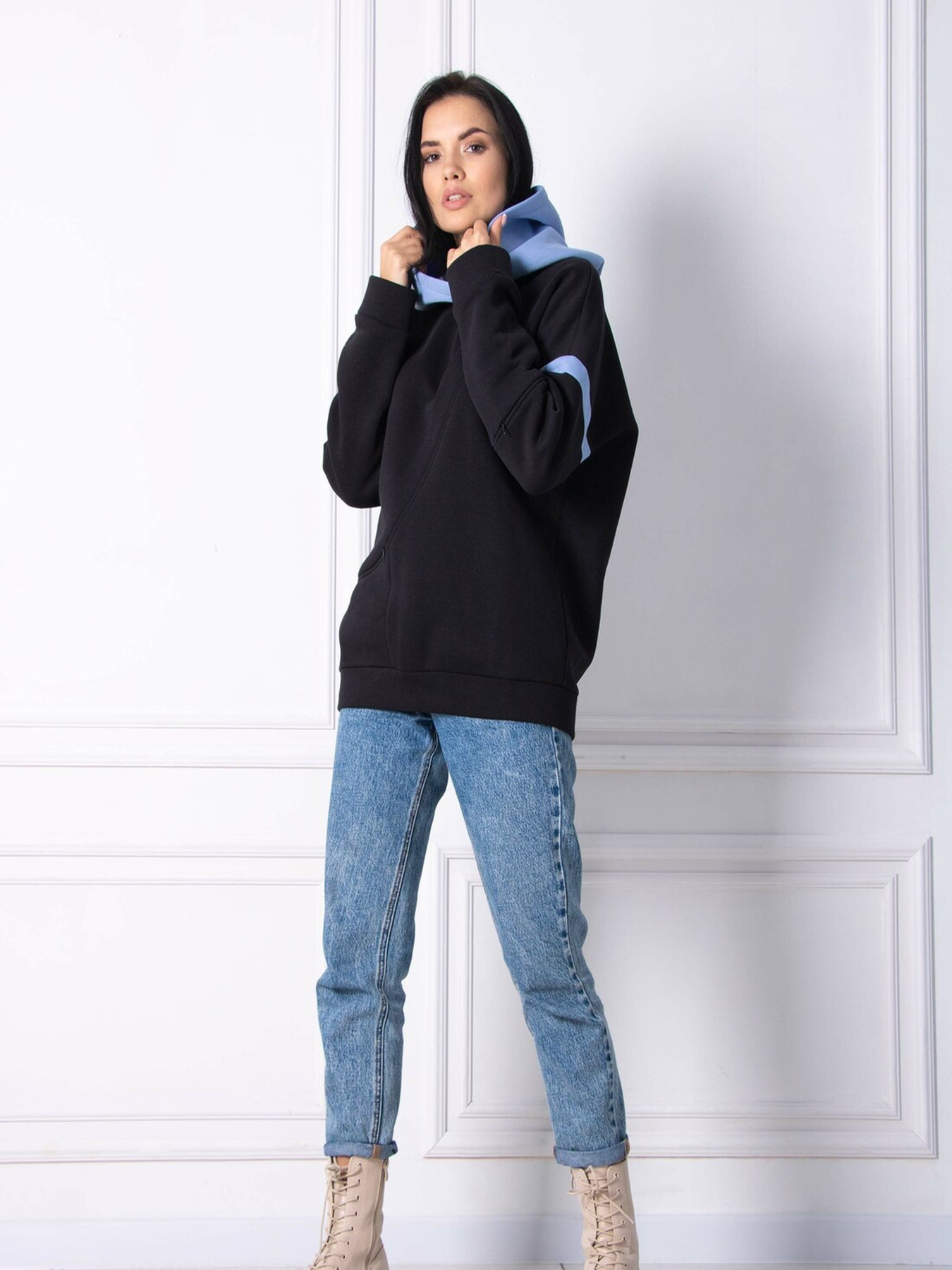 Худі RiMari модель 0222-chornij-z-blakitnim Фото