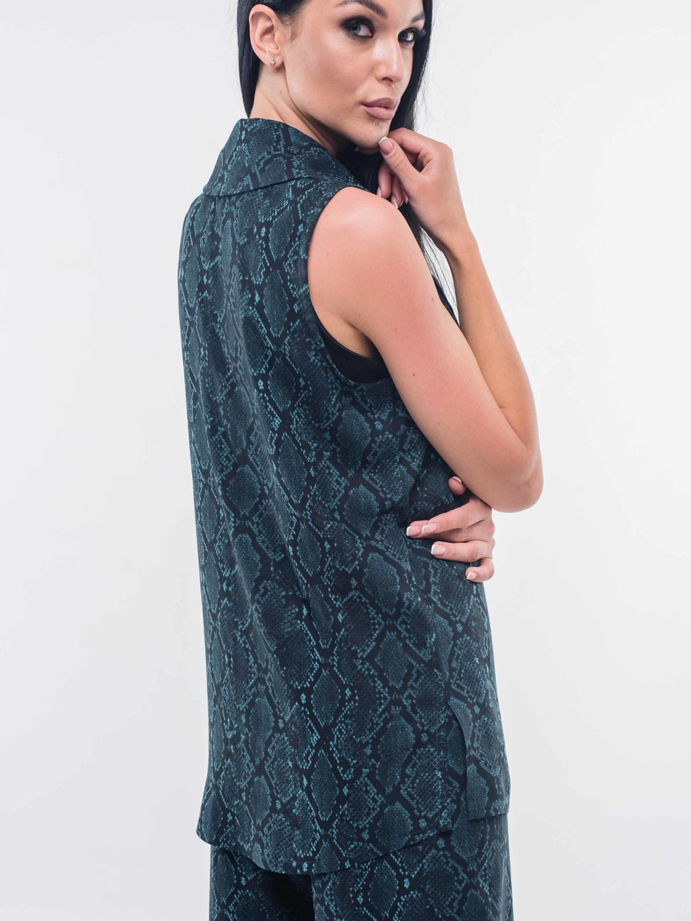 Жилет классический RiMari модель 16-2-76-19-smaragdovij Фото