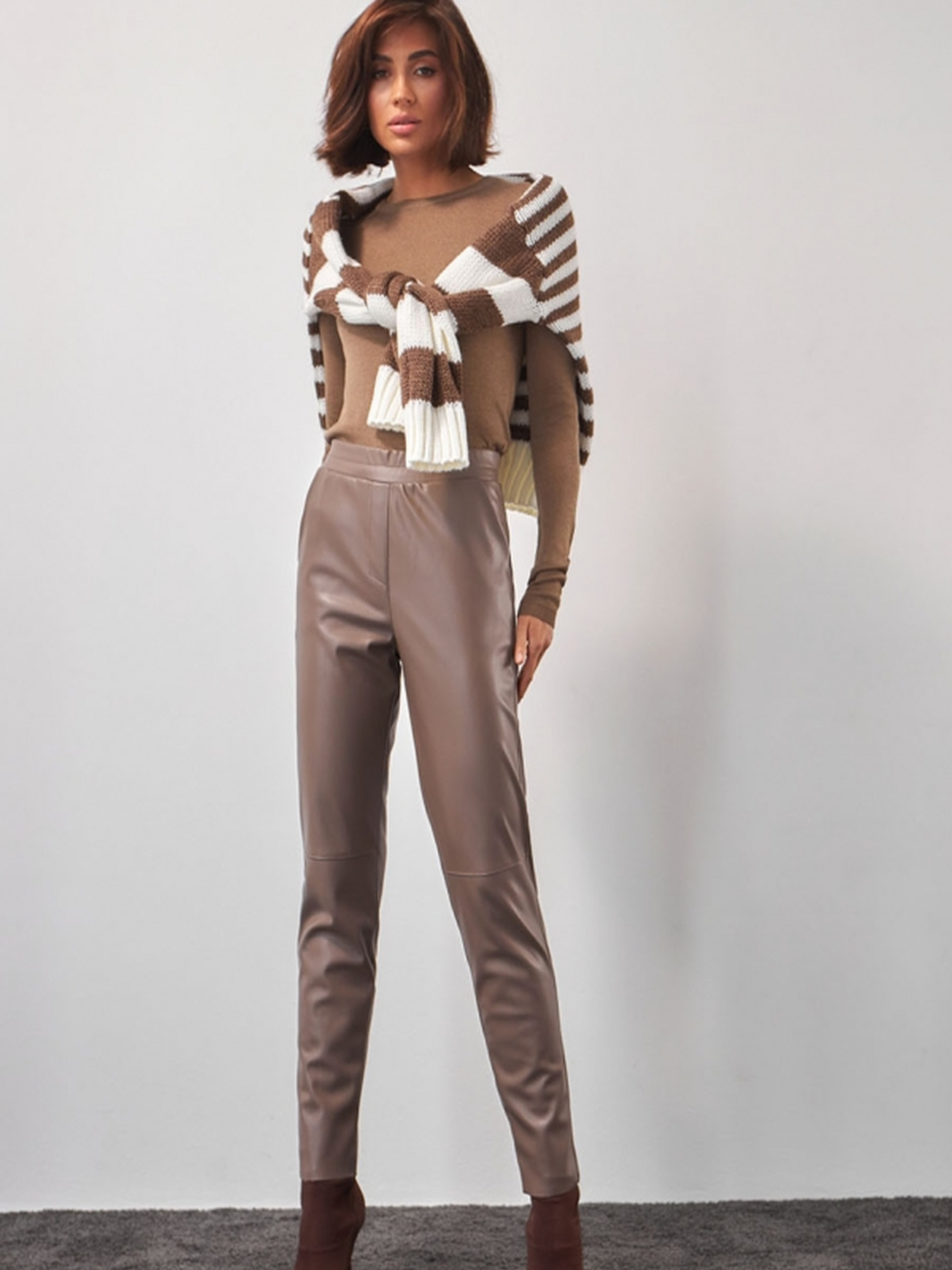 Штани повсякденні TrikoBakh модель 3001-kapuchno Фото