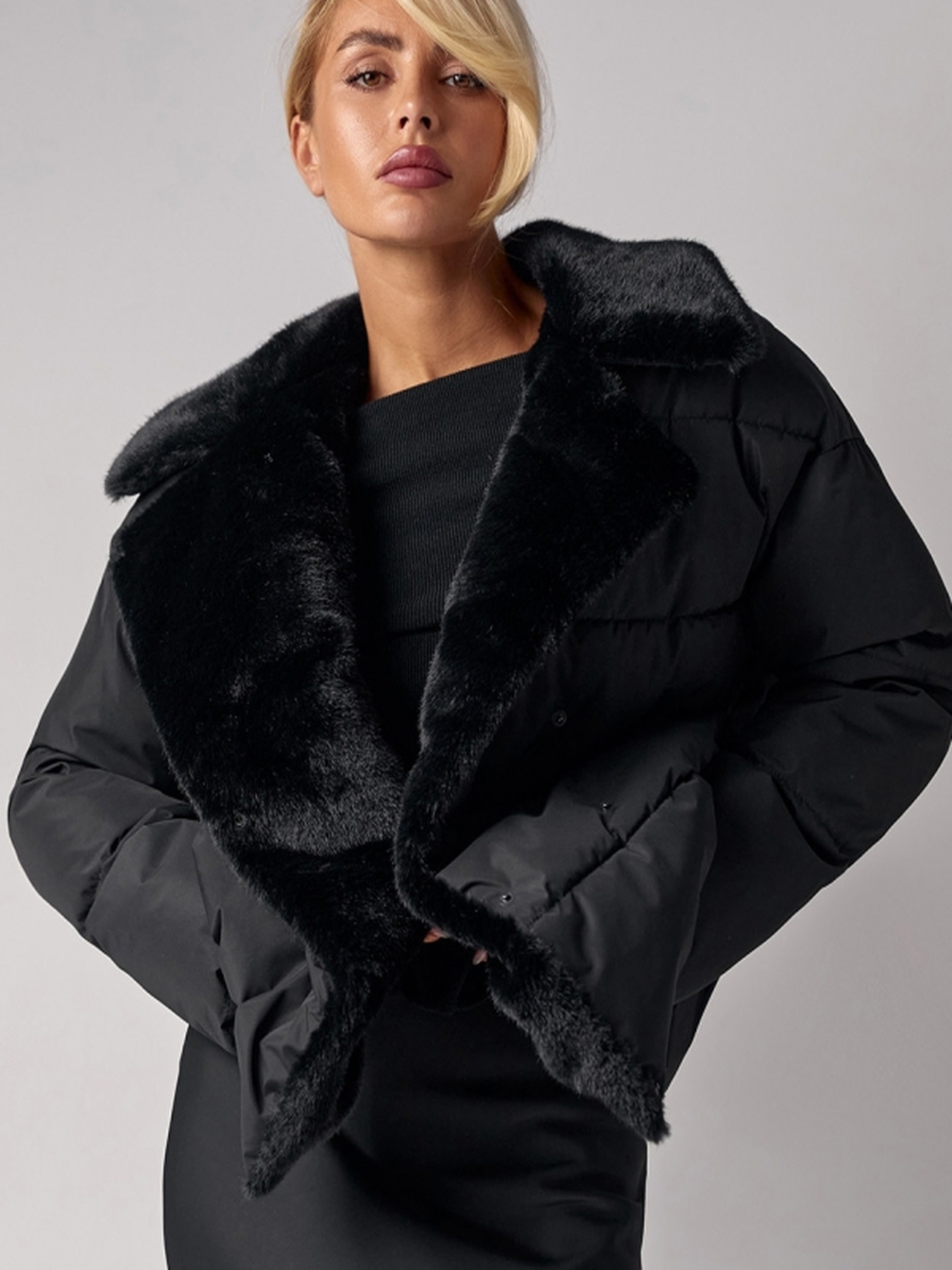 Зимова куртка TrikoBakh модель 3676-chornij-z-chornim-hutrom Фото