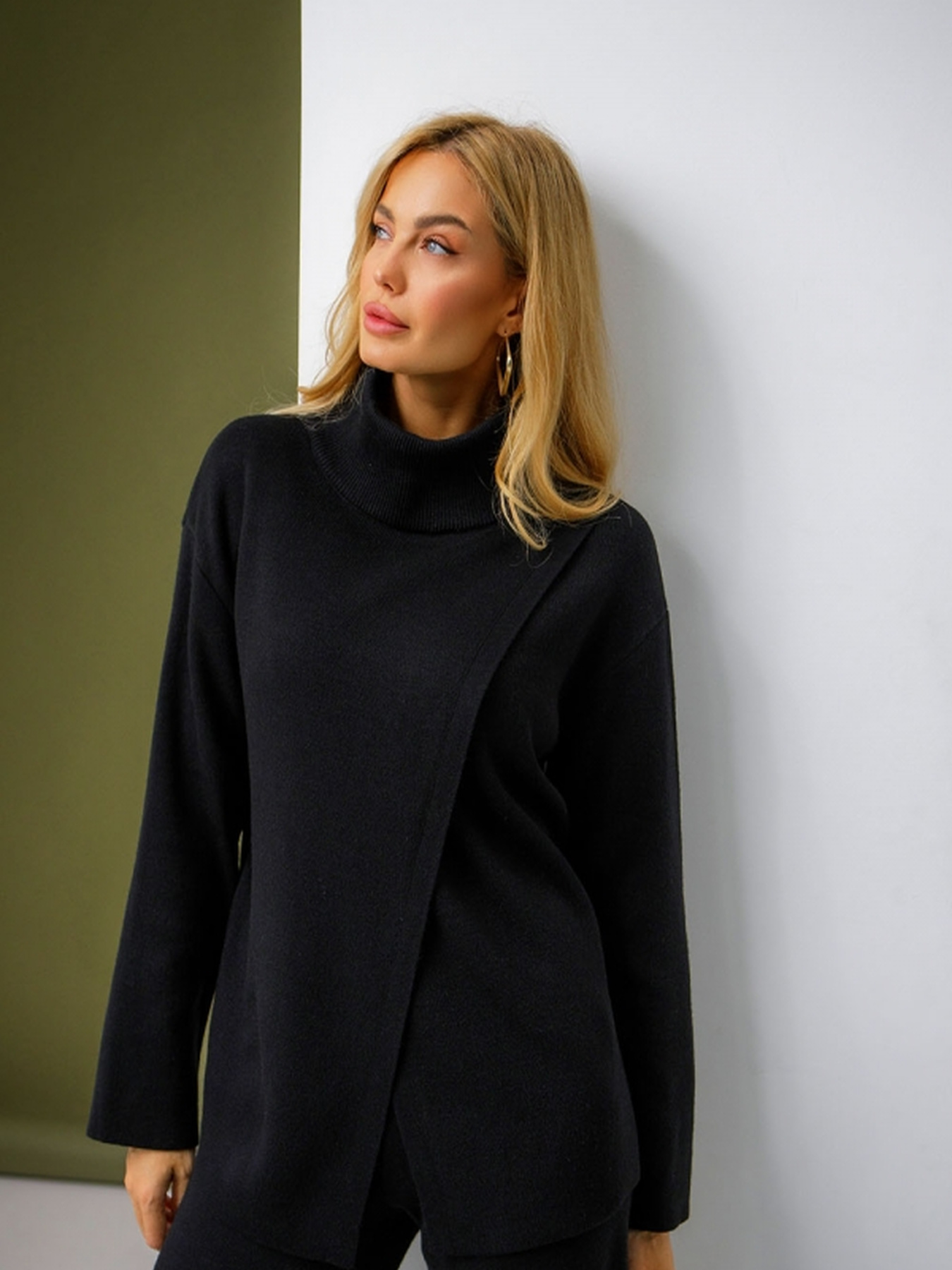 Свитер TrikoBakh модель 2547-chornij Фото