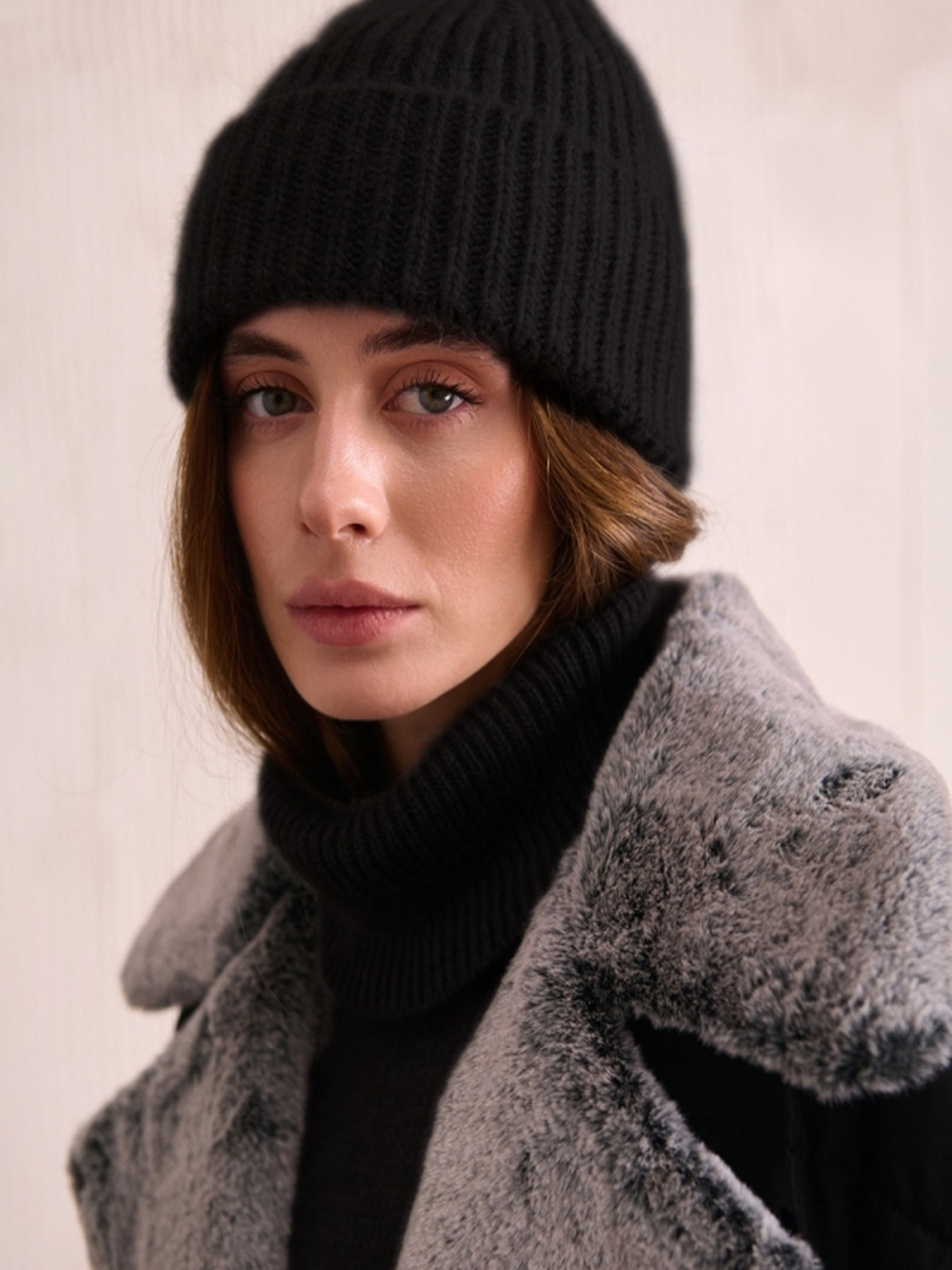 Шапка TrikoBakh модель 2817-chornij Фото