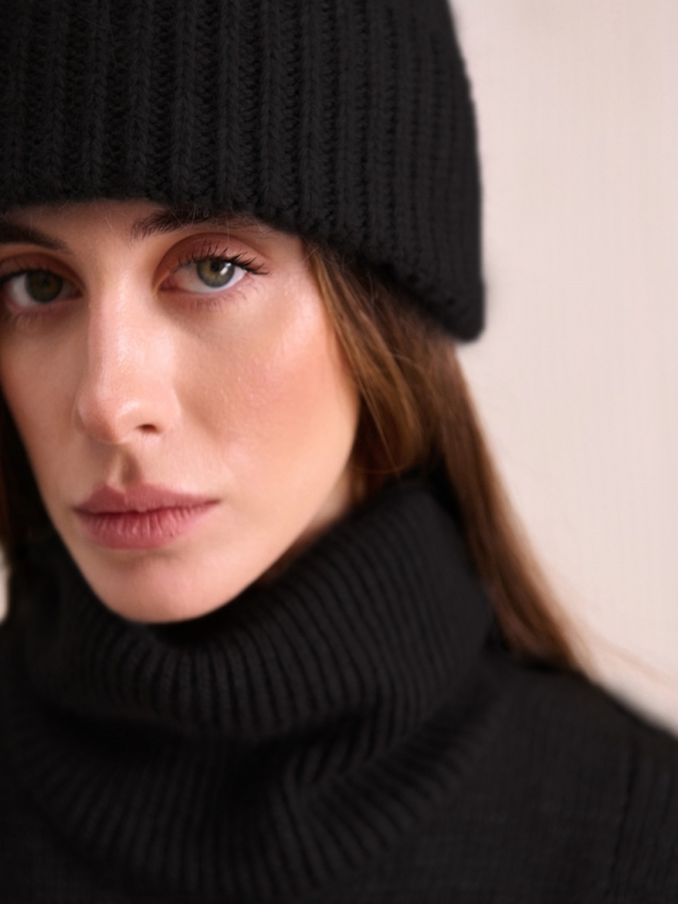 Шапка TrikoBakh модель 2817-chornij Фото