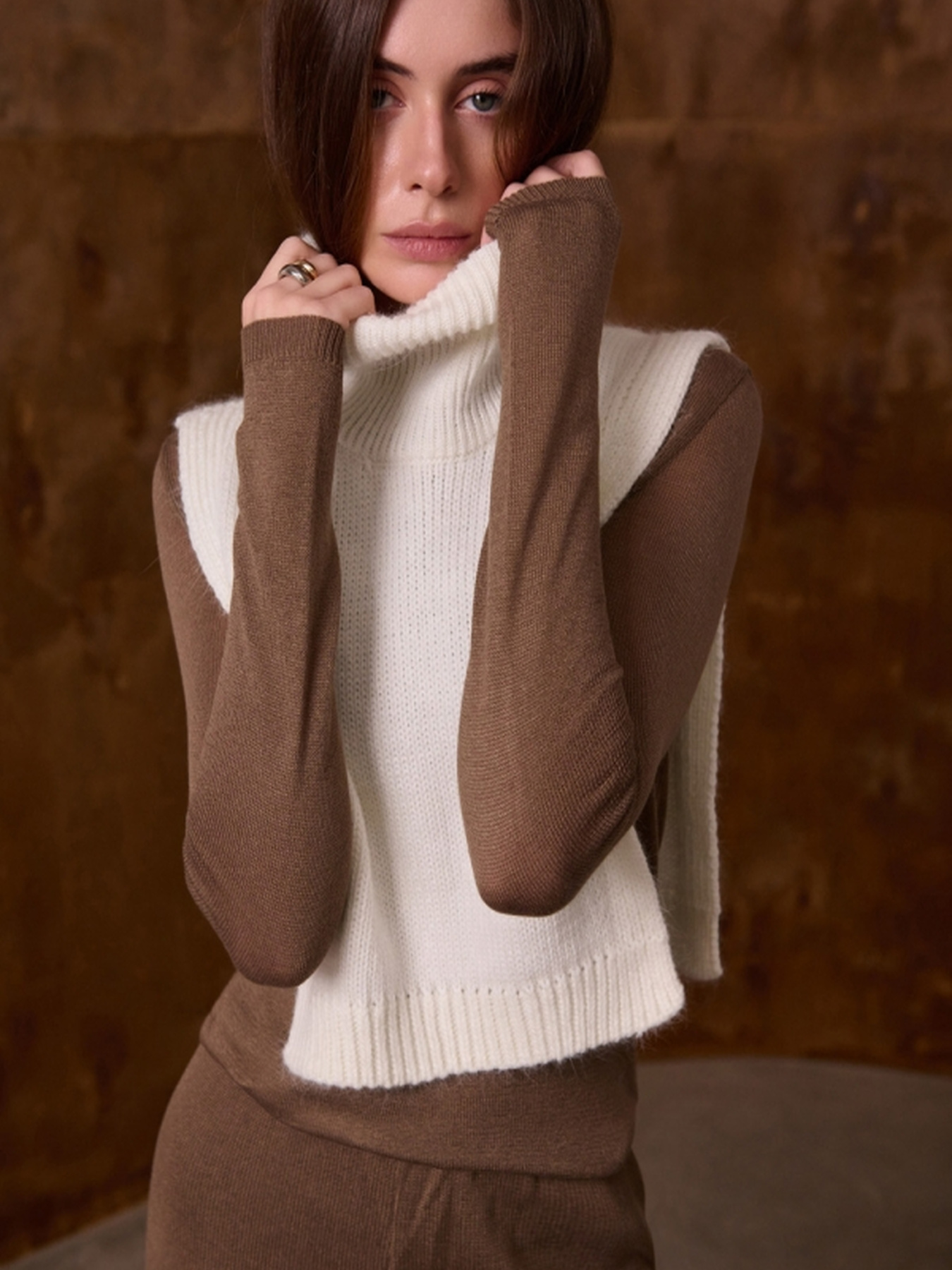 Жилет TrikoBakh модель 2810-moloko Жилет TrikoBakh модель 2810-moloko Фото