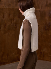 Жилет TrikoBakh модель 2810-moloko Жилет TrikoBakh модель 2810-moloko Фото