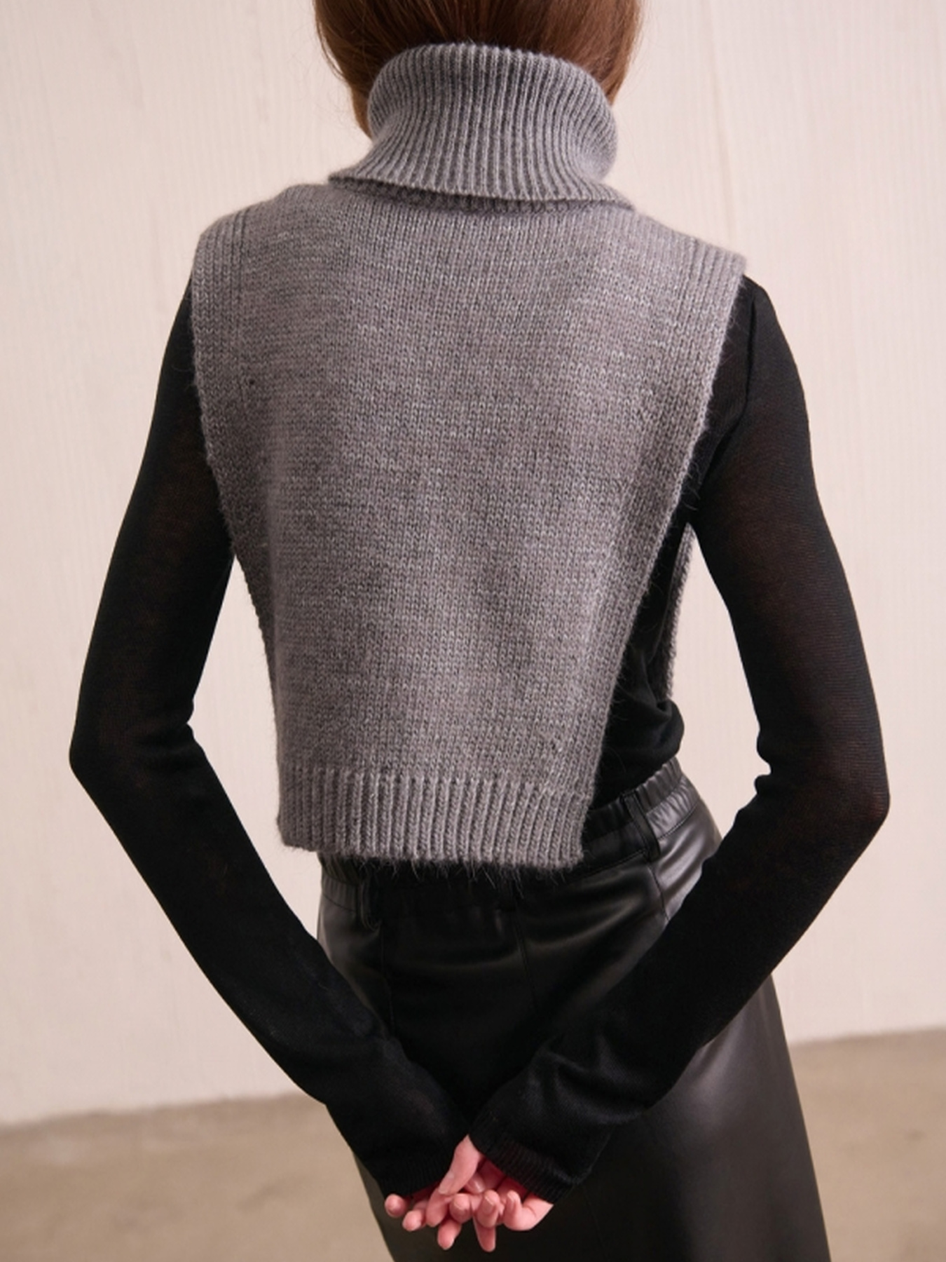 Жилет TrikoBakh модель 2810-srij Фото