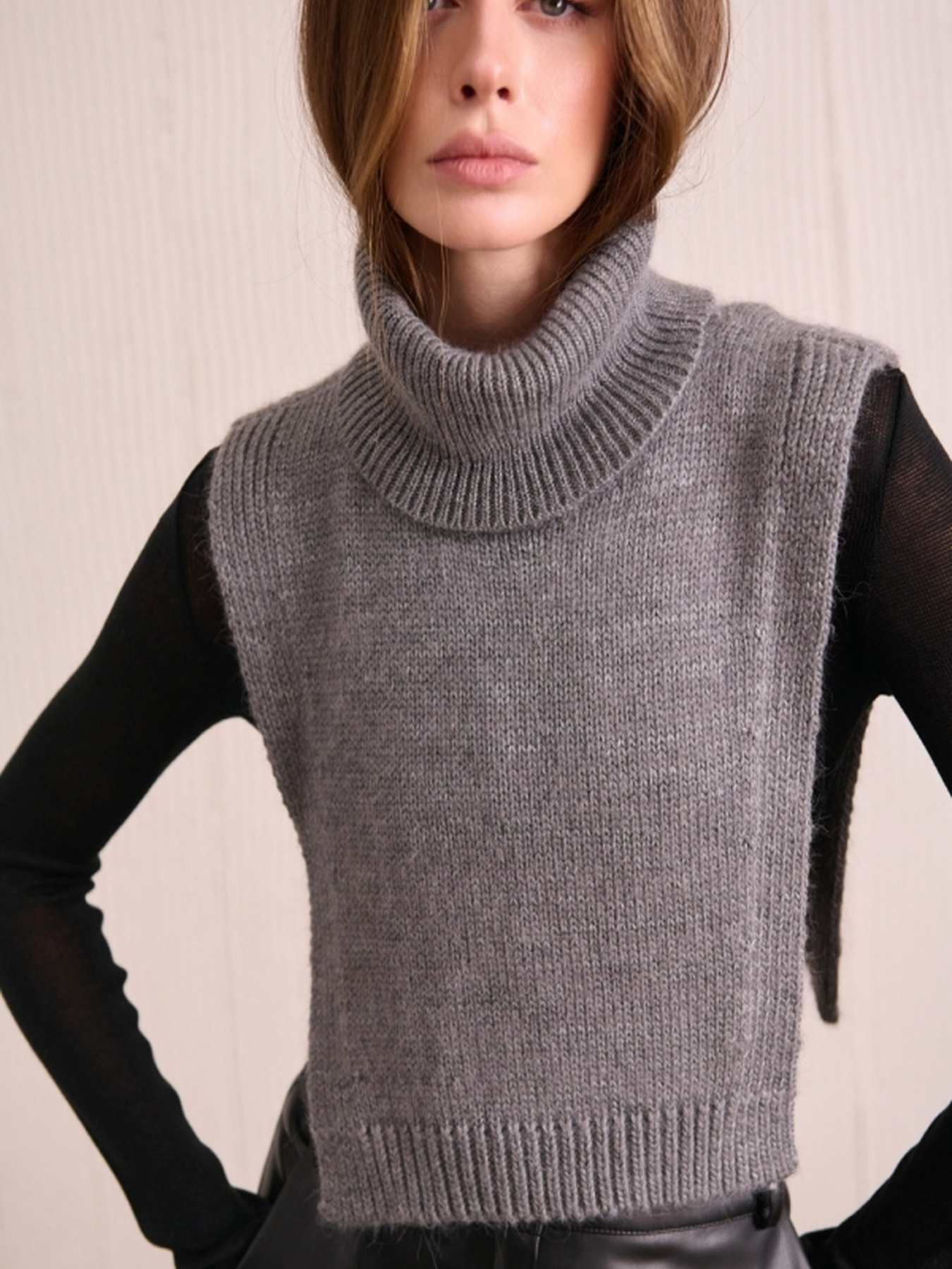 Жилет TrikoBakh модель 2810-srij Фото