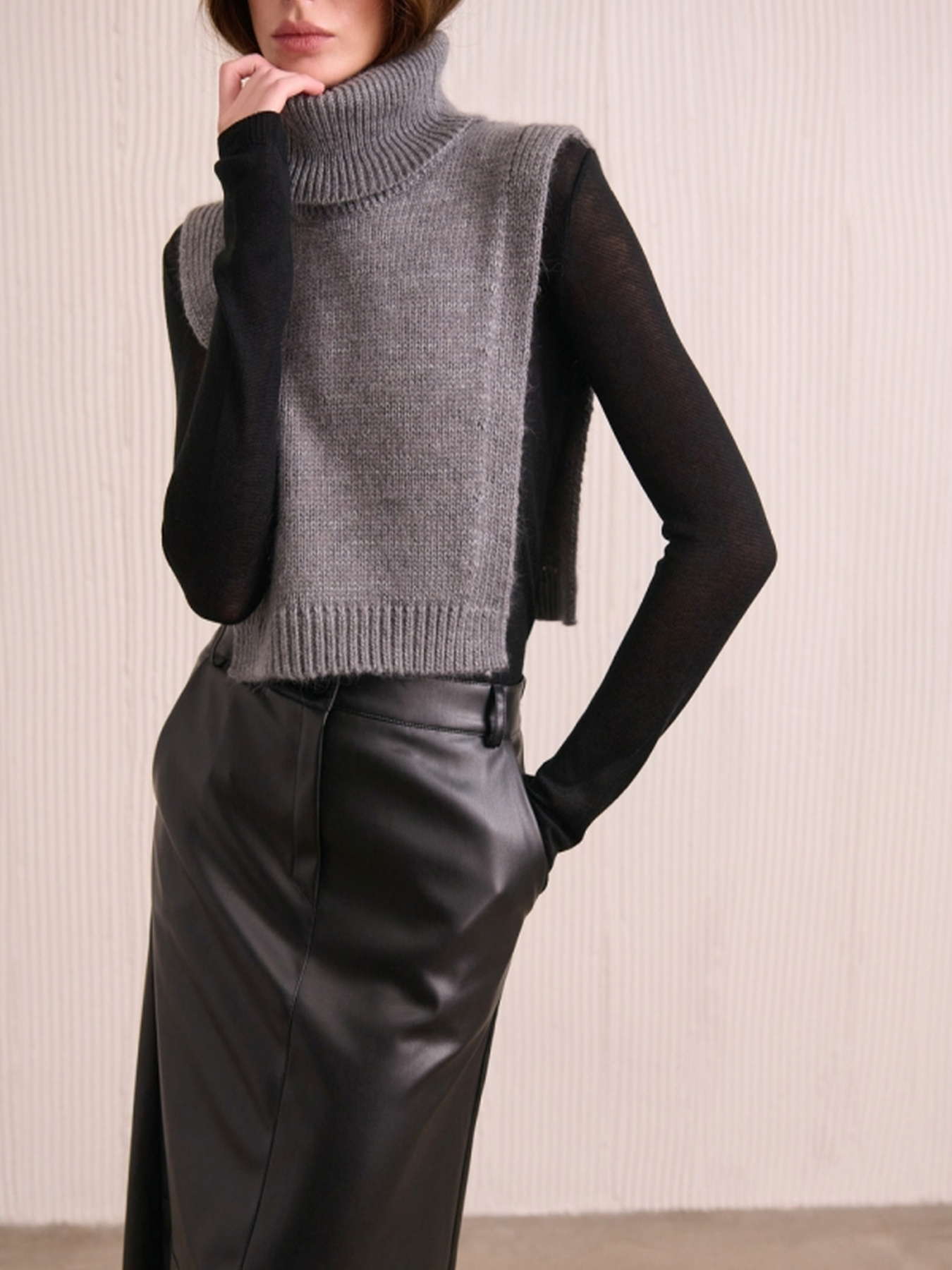 Жилет TrikoBakh модель 2810-srij Жилет TrikoBakh модель 2810-srij Фото