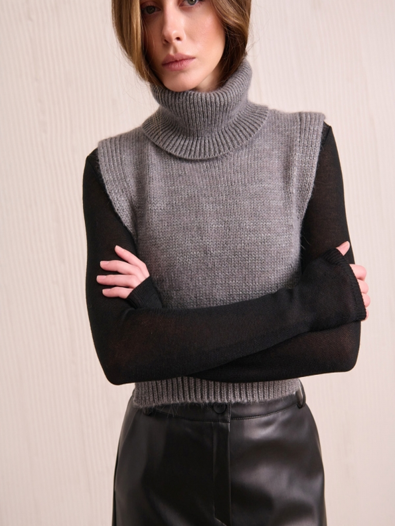 Жилет TrikoBakh модель 2810-srij Жилет TrikoBakh модель 2810-srij Фото