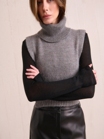 Жилет TrikoBakh модель 2810-srij Жилет TrikoBakh модель 2810-srij Фото