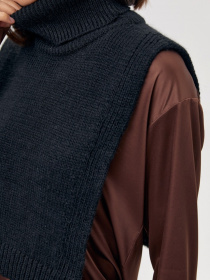 Жилет TrikoBakh модель 2810-chornij Жилет TrikoBakh модель 2810-chornij Фото