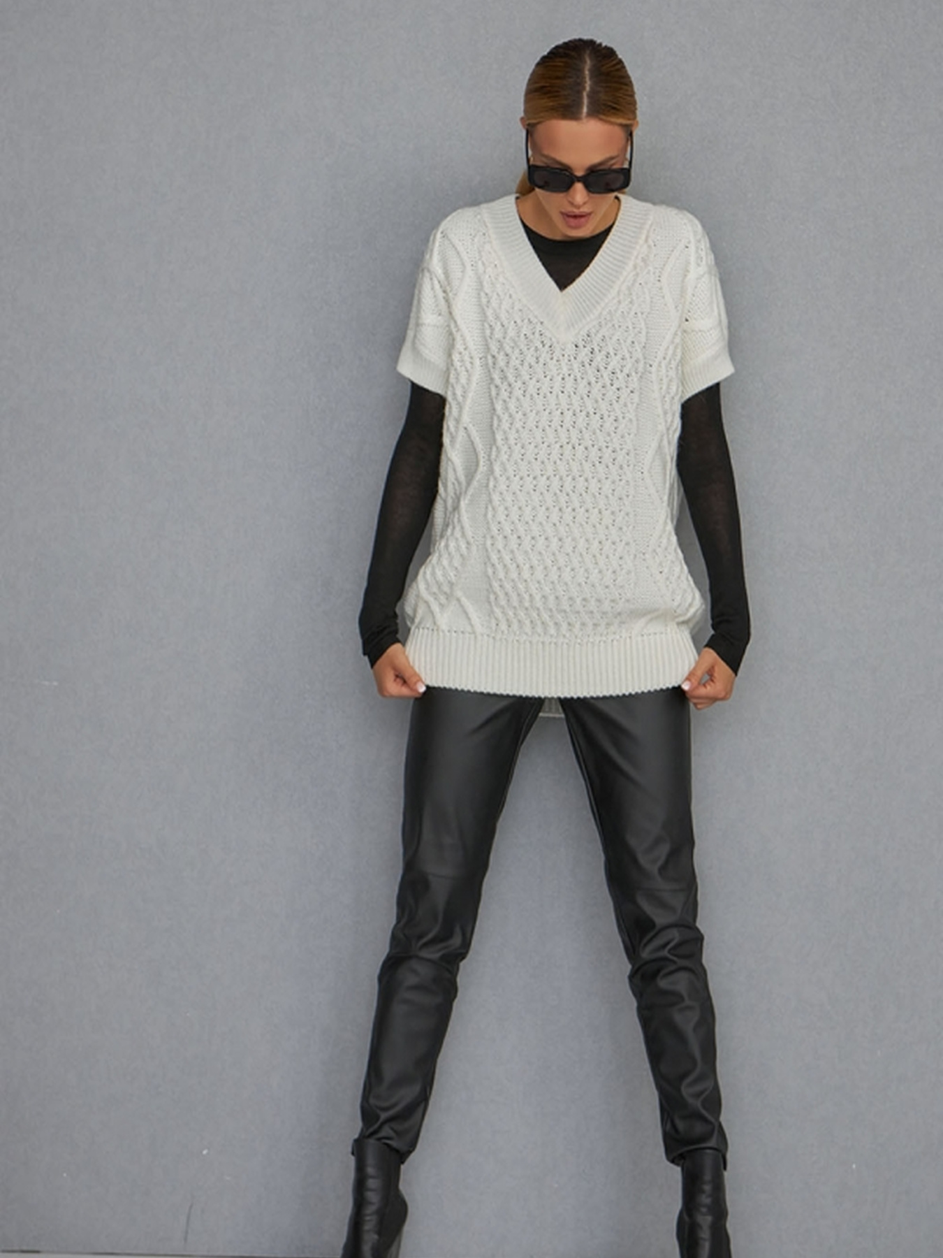 Жилет TrikoBakh модель 2450-molochnij Фото