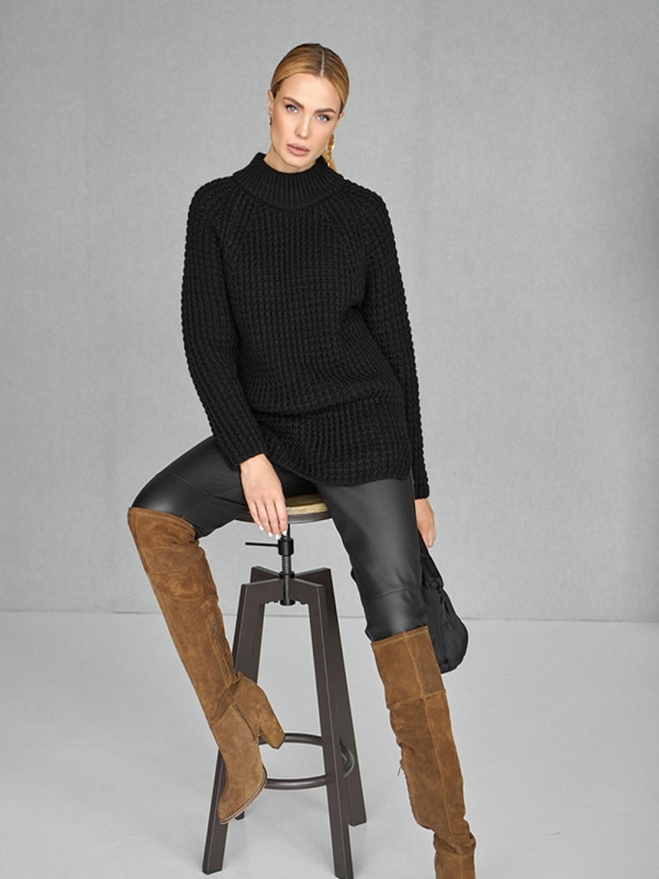 Свитер TrikoBakh модель 2703-chornij Фото