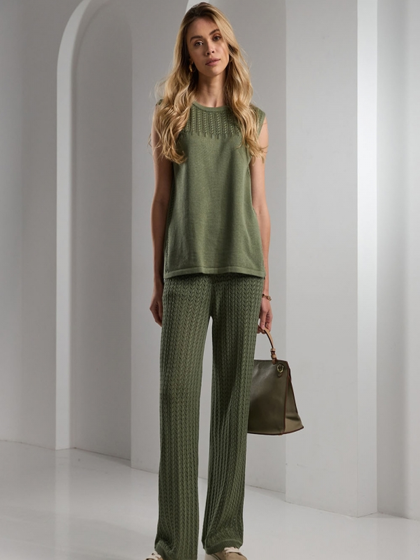 Повсякденні штани TrikoBakh модель 2462-olivkovij Повсякденні штани TrikoBakh модель 2462-olivkovij Фото