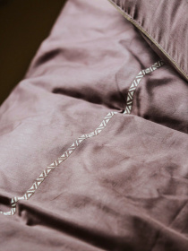 Комплект постільної білизни з автентичною вишивкою та кантом Stucco в сатиновому чохлі для зберігання Ecotton модель 25092 Фото