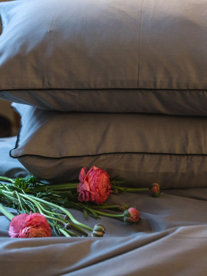 Ecotton ­Комплект постільної білизни з автентичною вишивкою та кантом Natural Grey в сатиновому чохлі для зберігання модель 25091 — фото - INTERTOP