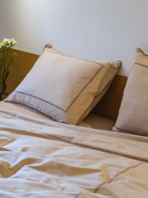 Комплект постільної білизни з автентичною вишивкою та кантом Shifting Sand в сатиновому чохлі для зберігання Ecotton модель 25093 Фото