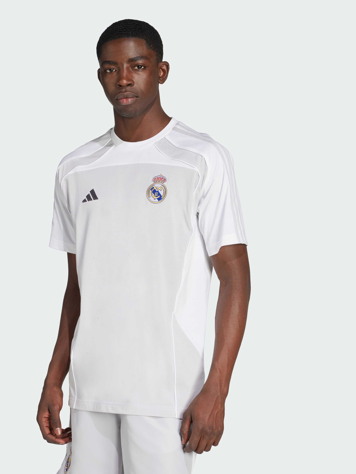 Спортивная футболка Adidas модель JN3062 Спортивная футболка Adidas модель JN3062 Фото