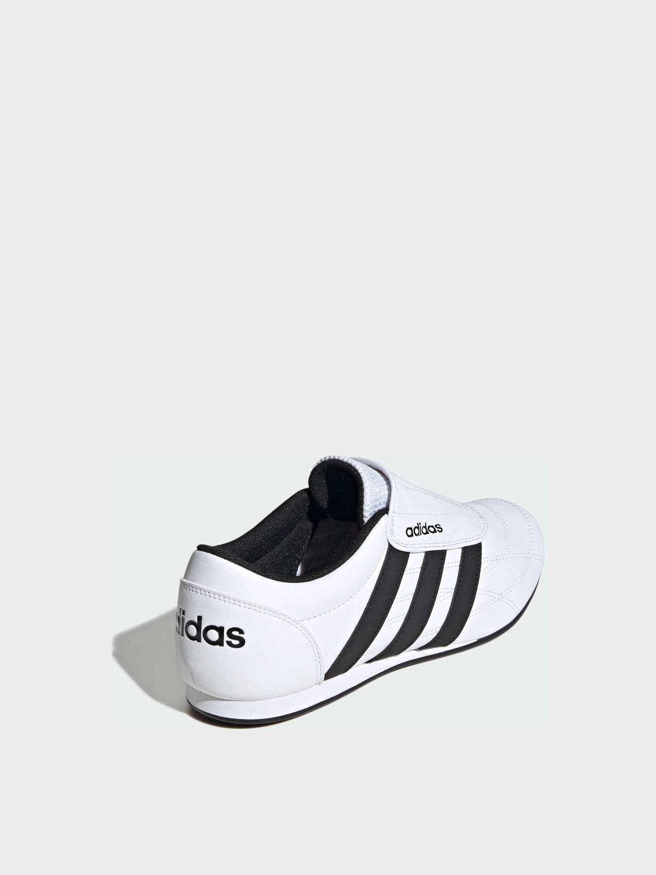 Кросівки повсякденні Adidas модель JS3870 Кросівки повсякденні Adidas модель JS3870 Фото