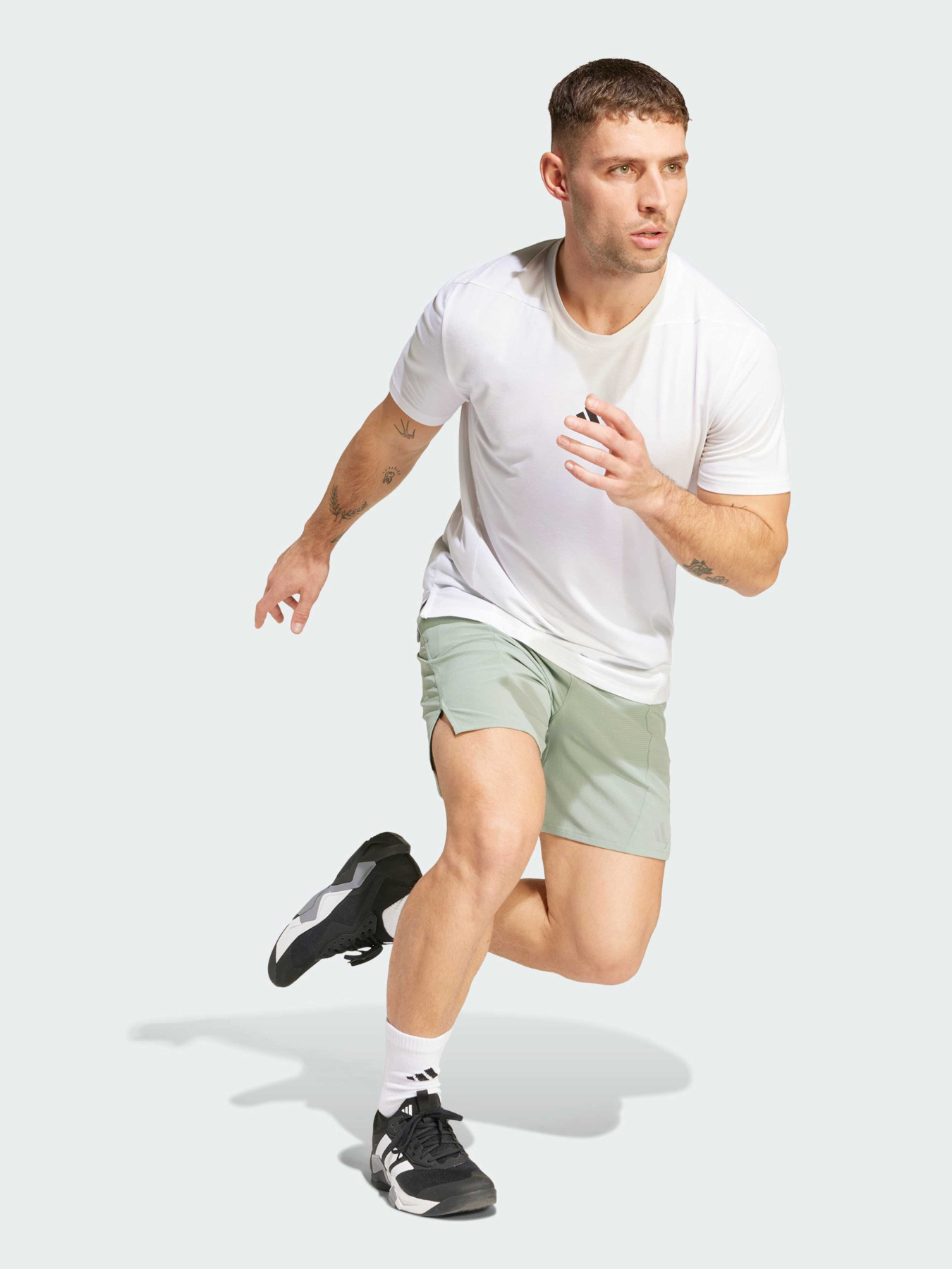 Спортивні шорти Adidas модель JN1990 Фото