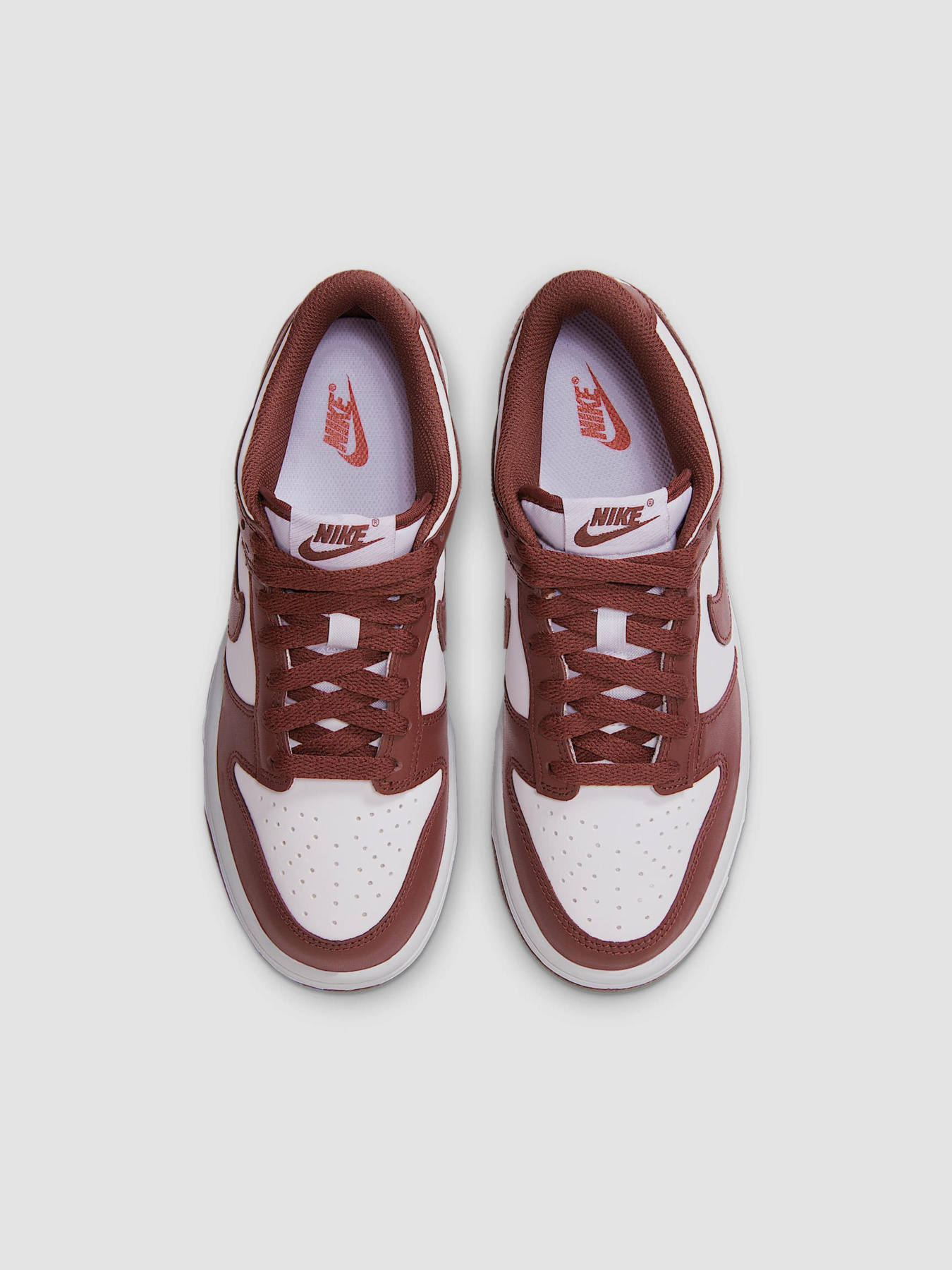 Кроссовки повседневные NIKE Dunk Low GS модель FB9109-115 Фото