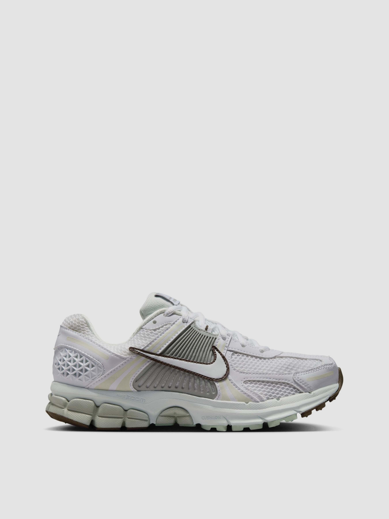 Кросівки NIKE Zoom Vomero 5 модель FJ2028-103 Фото