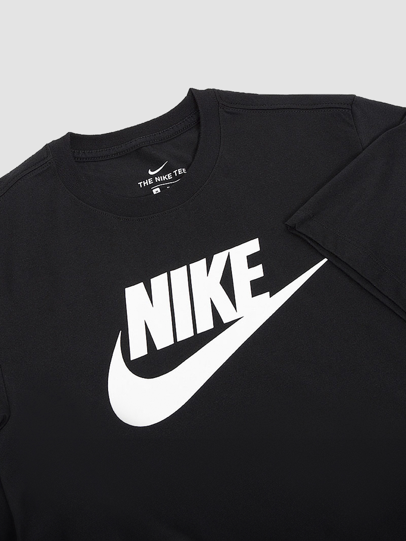 Футболка NIKE M Nsw Tee Icon Futura модель AR5004-010 Фото