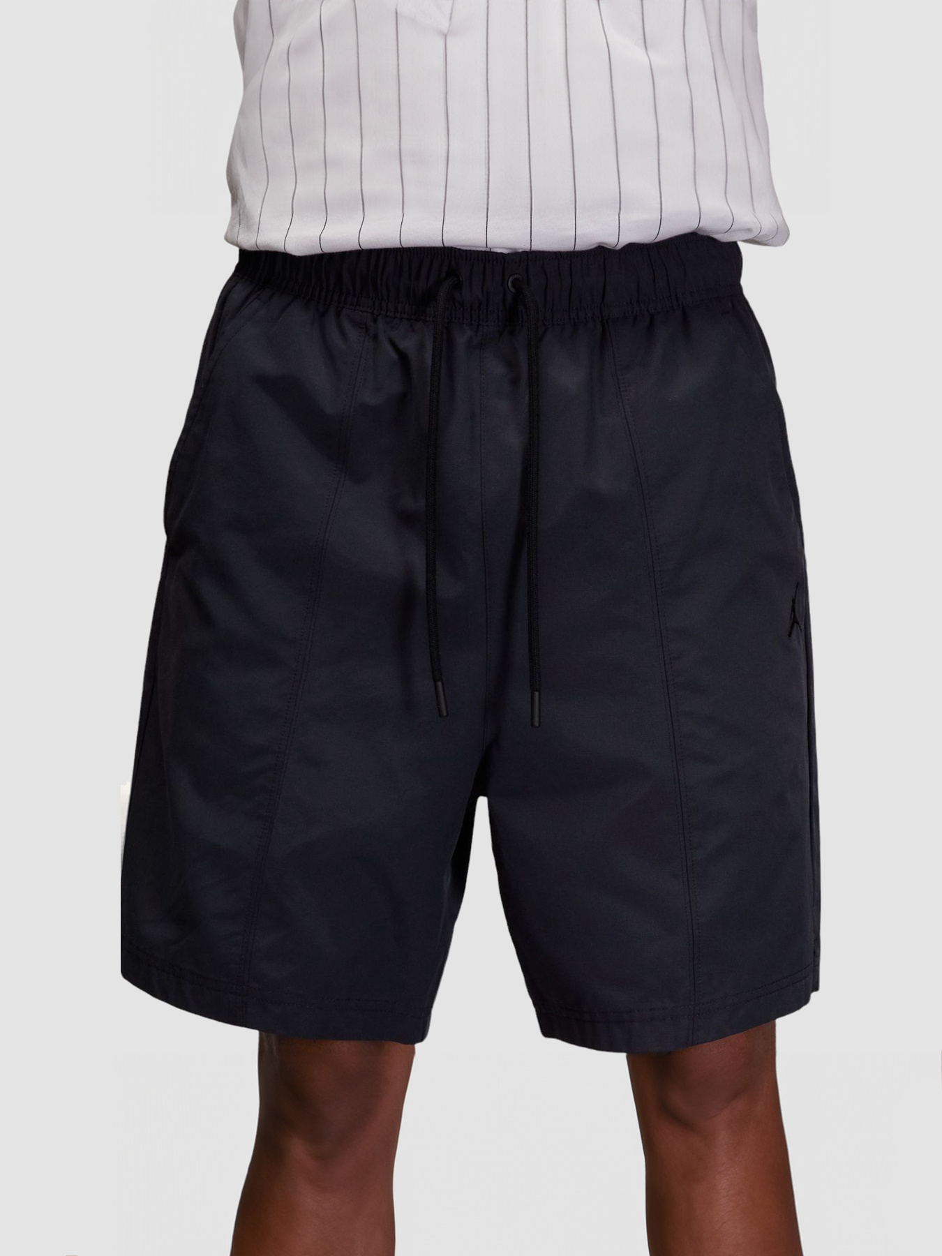 Повседневные шорты NIKE Essentials Woven модель FN4549-010 Фото