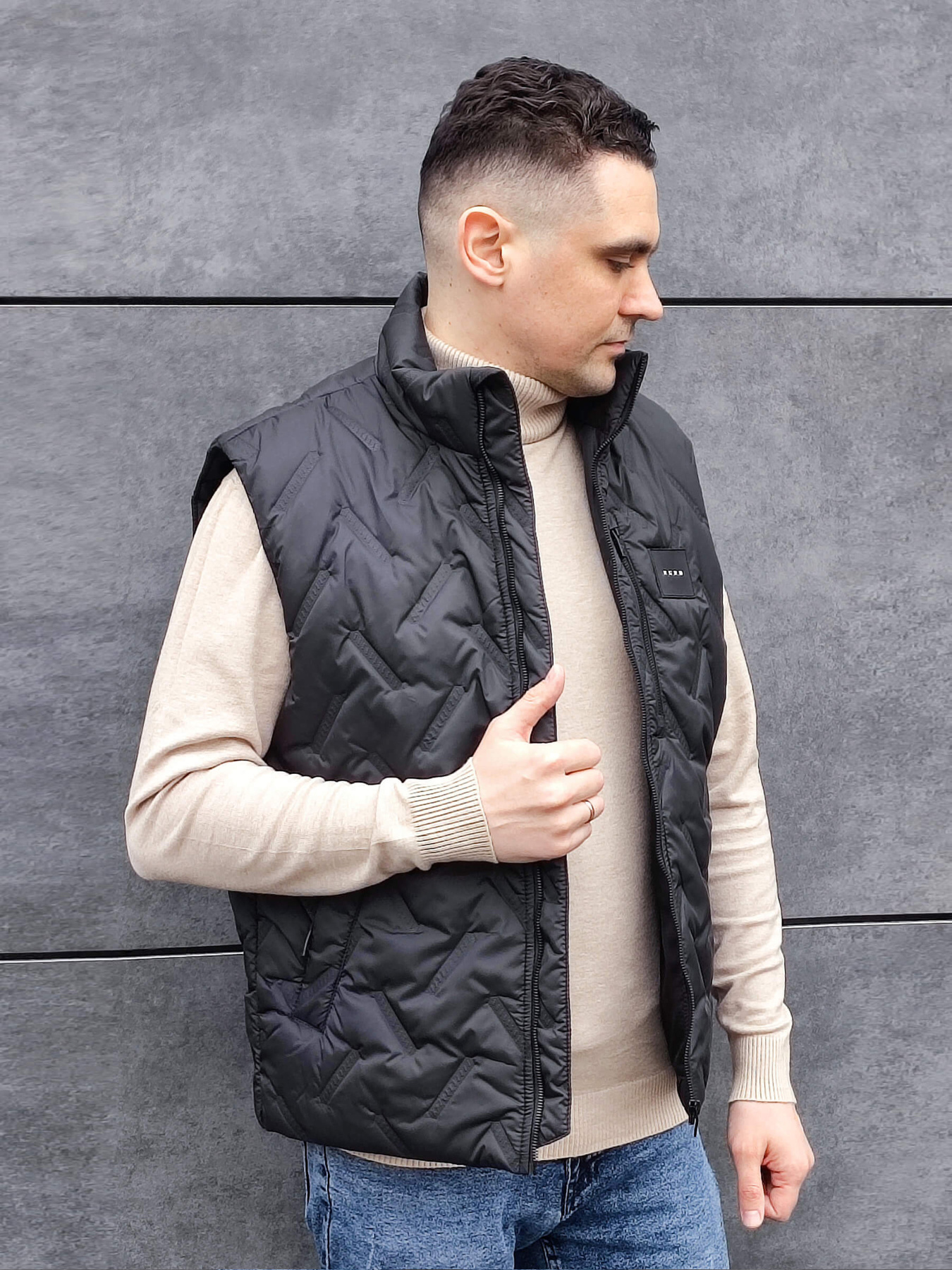 Утеплений жилет Sun's House модель RC-GL-2-black Фото