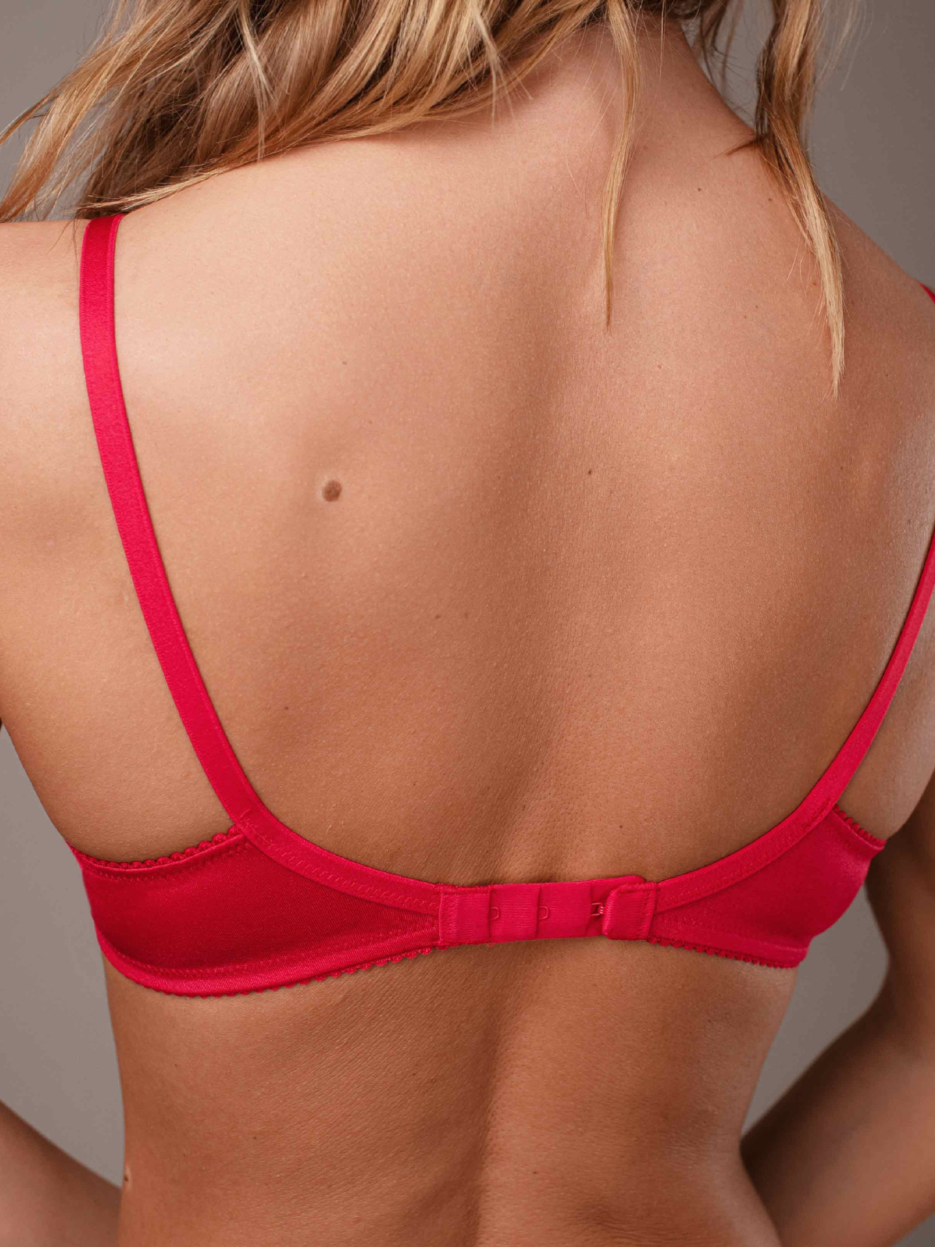 Бюстгальтер Brabrabra модель SLZ26101022_red Бюстгальтер Brabrabra модель SLZ26101022_red Фото