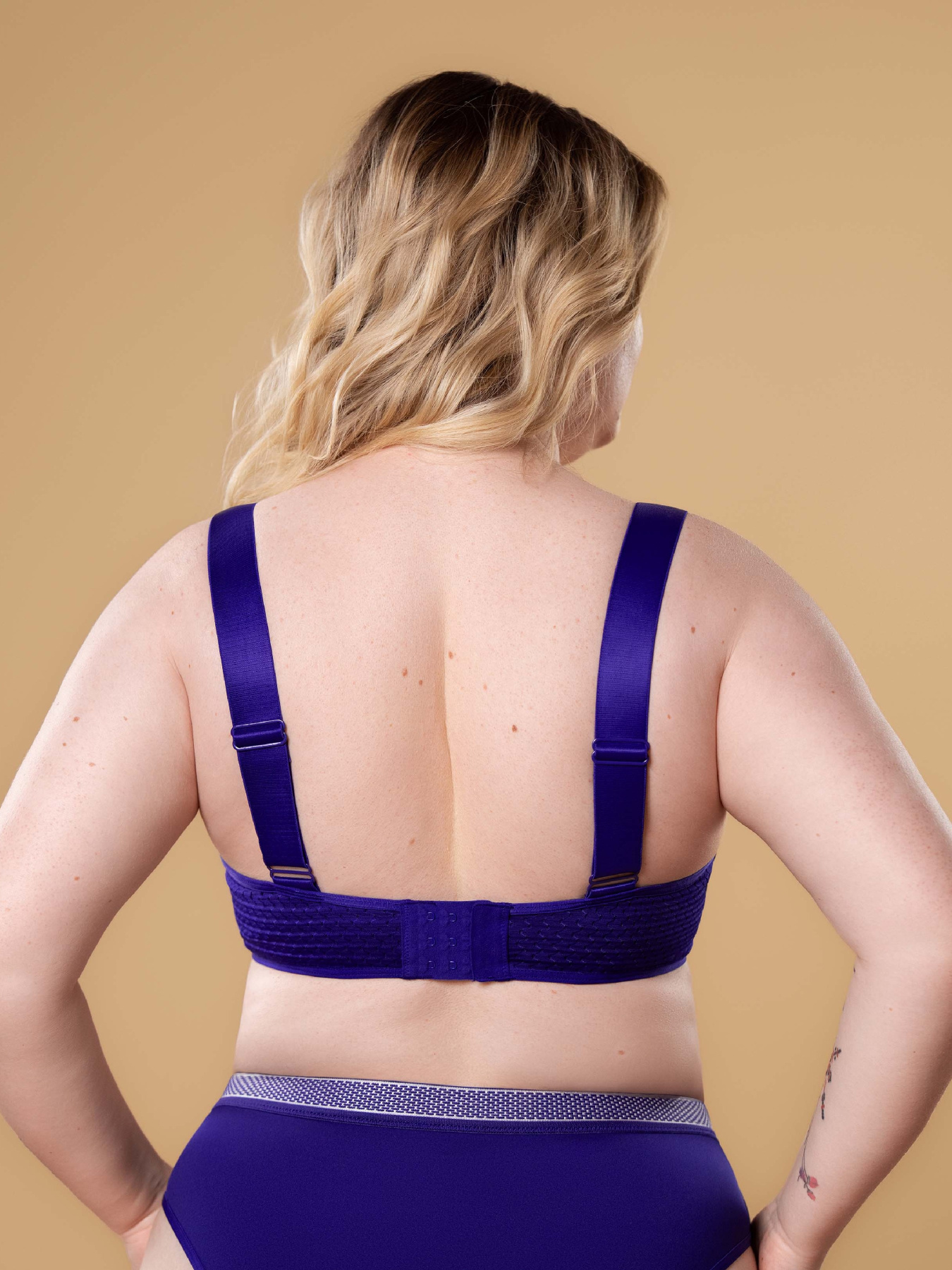 Бюстгальтер Brabrabra модель SLZ27401041_purple Фото