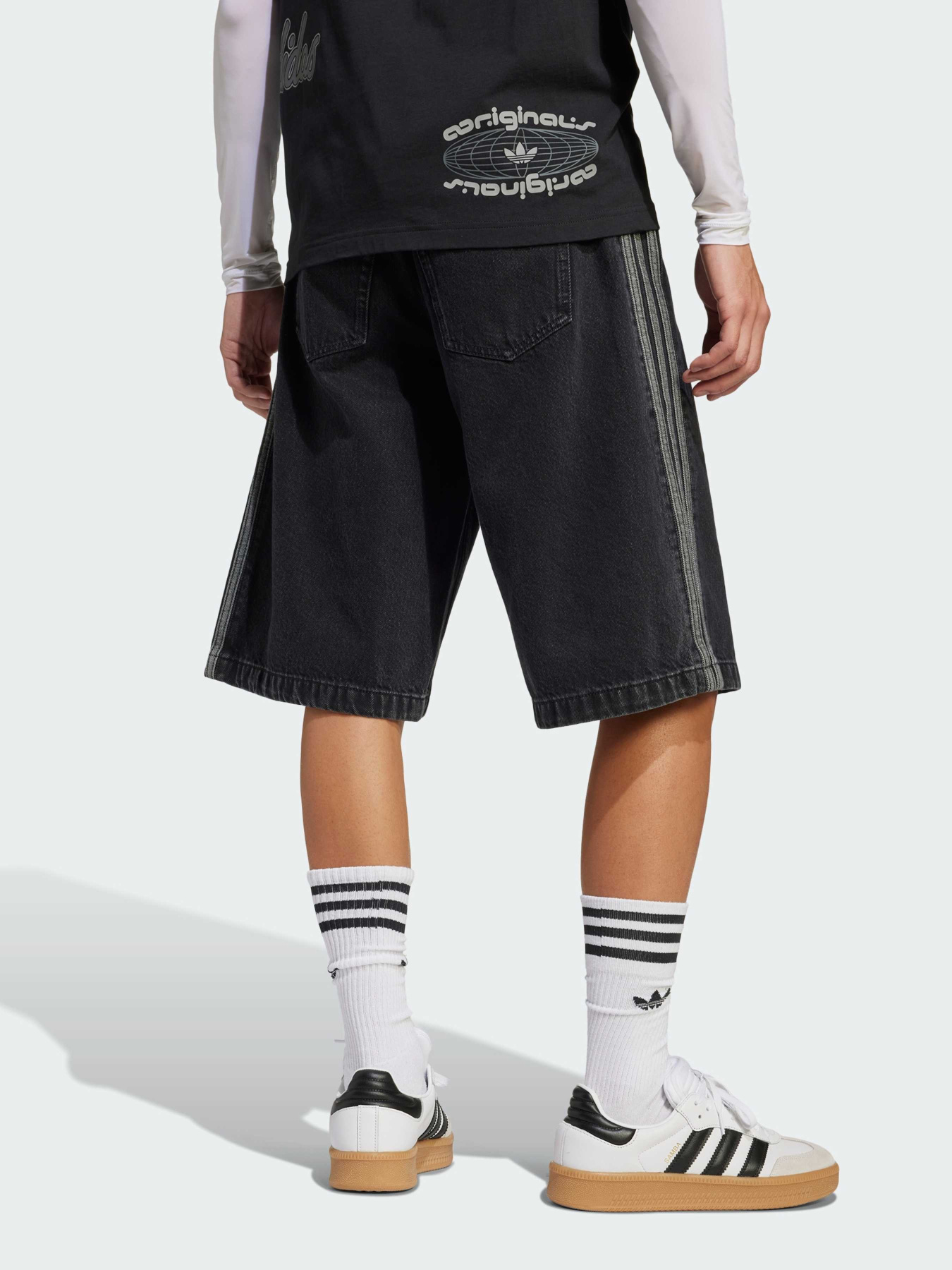 Шорты Adidas Adicolor модель JC6719 Шорты Adidas Adicolor модель JC6719 Фото