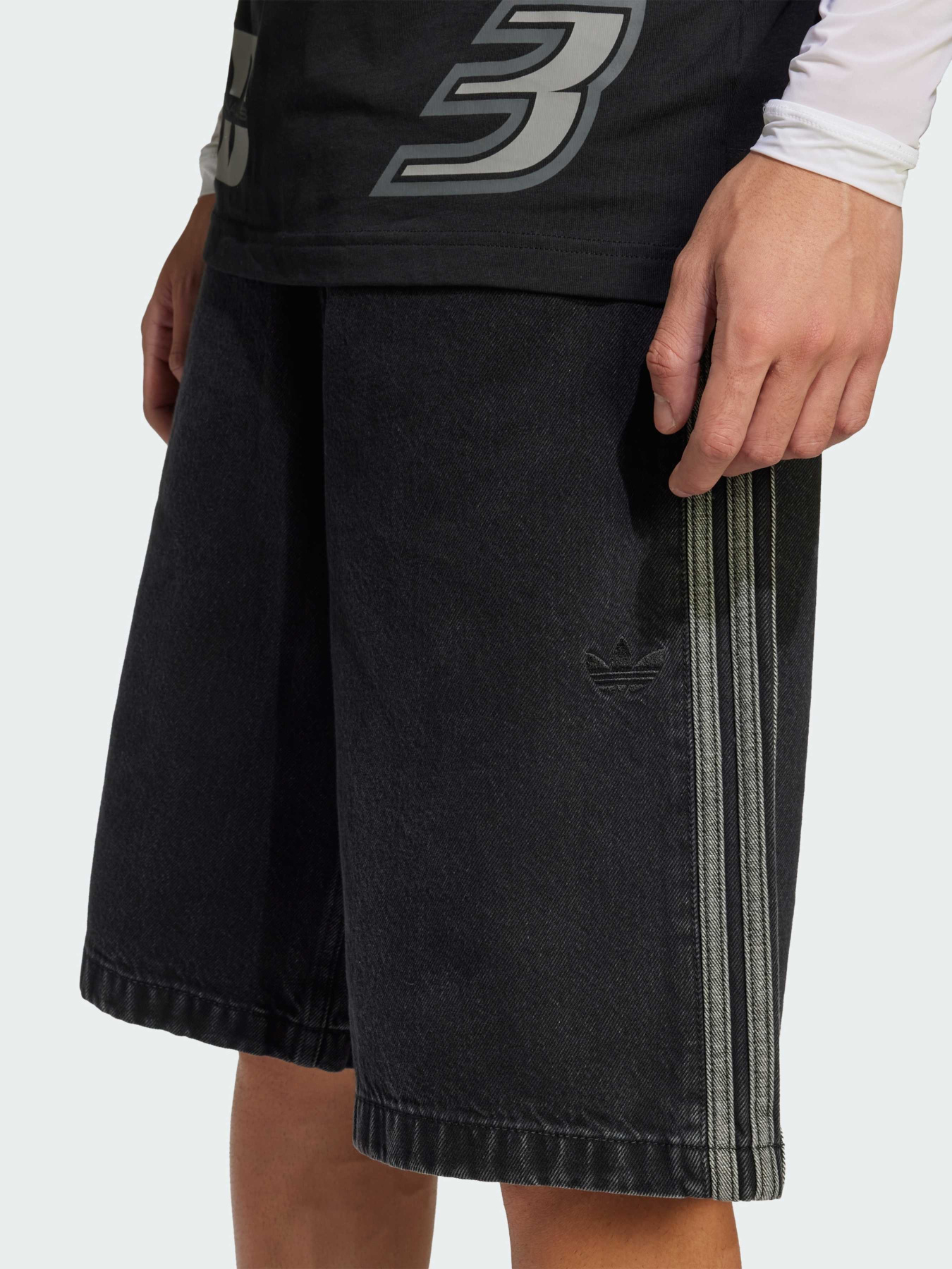 Шорты Adidas Adicolor модель JC6719 Шорты Adidas Adicolor модель JC6719 Фото