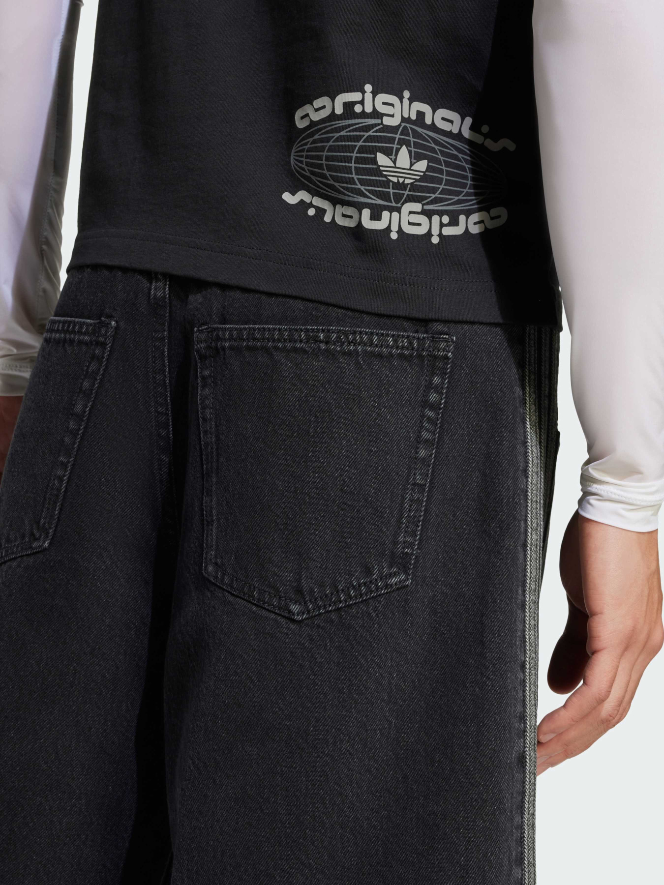 Шорты Adidas Adicolor модель JC6719 Шорты Adidas Adicolor модель JC6719 Фото