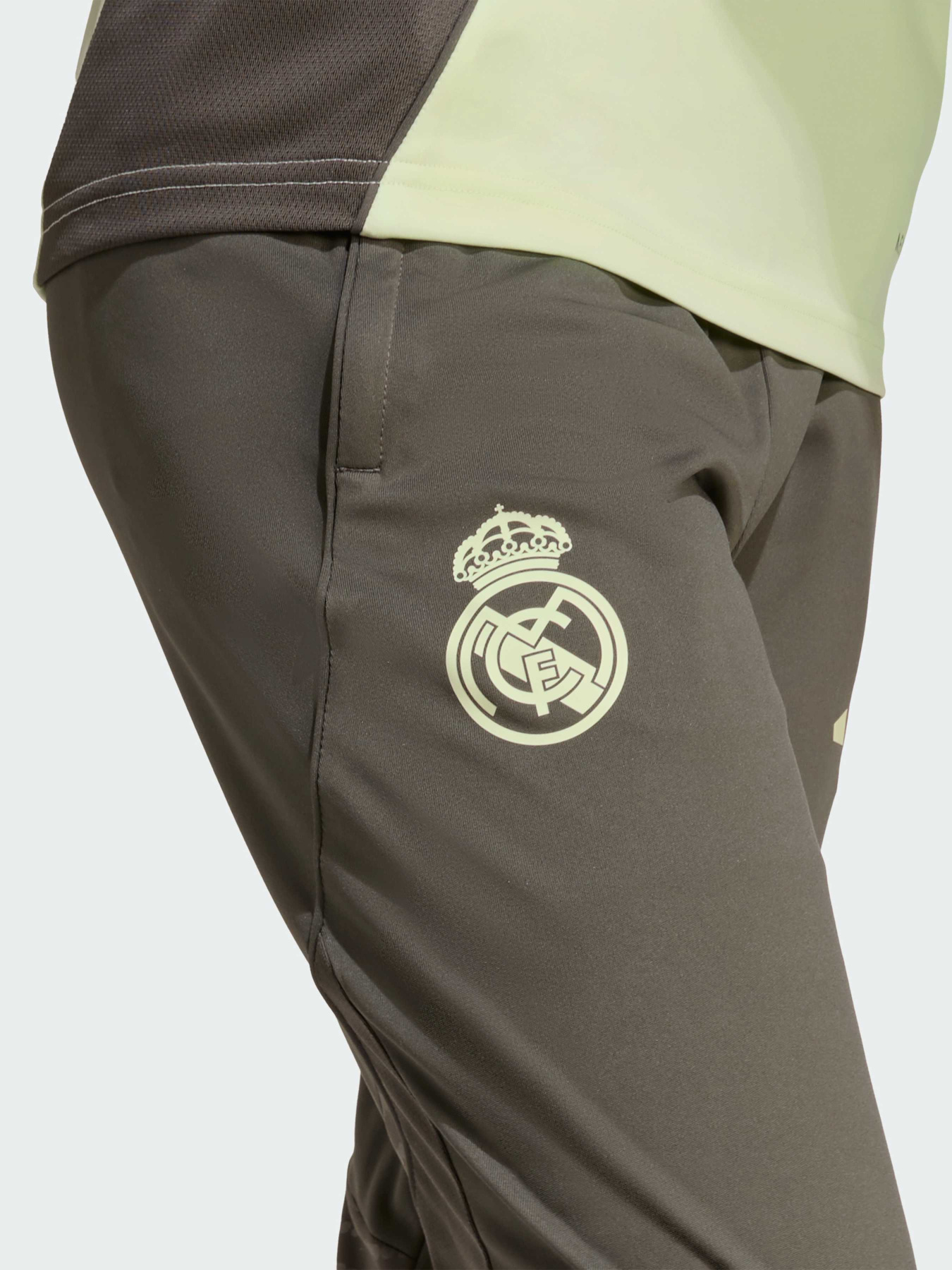 Спортивні штани Adidas Tiro модель JP3985 Фото